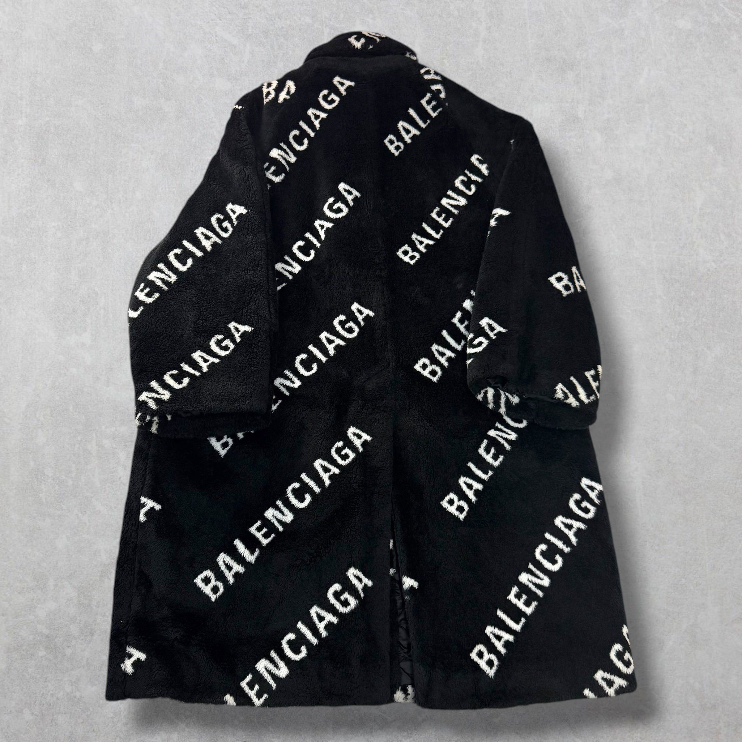 Balenciaga Balenciaga Logo Faux Fur Coat 44 (XL) Size US XL / EU 56 / 4 - 2 Thumbnail