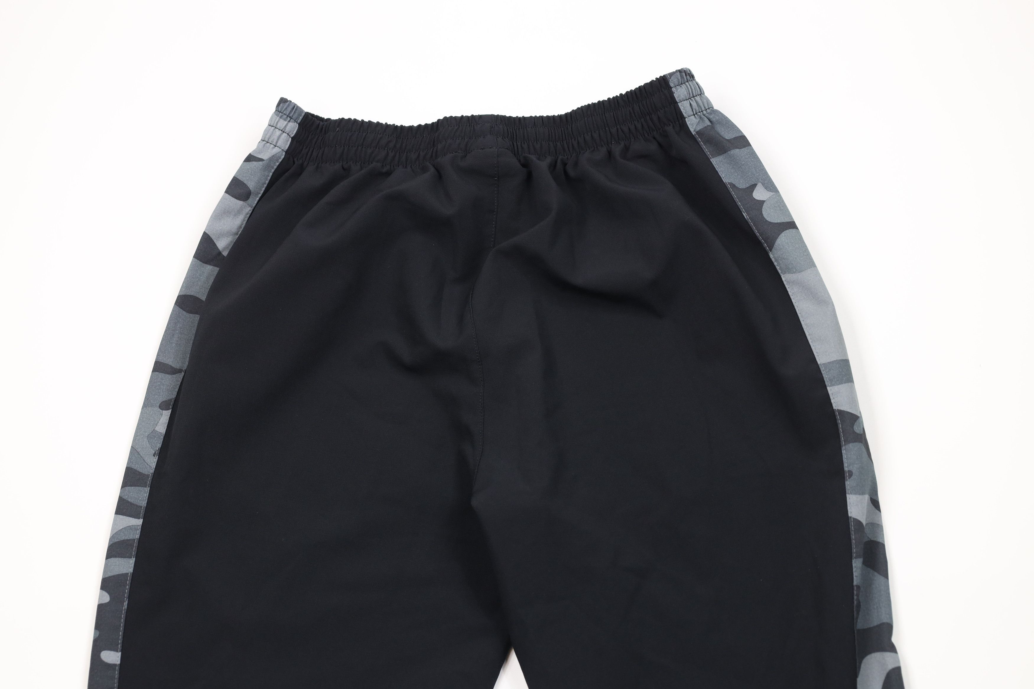 New Balance Vintage Y2K New Balance Logo Camouflage Tapered Leg Pants Size US 36 / EU 52 - 12 Thumbnail