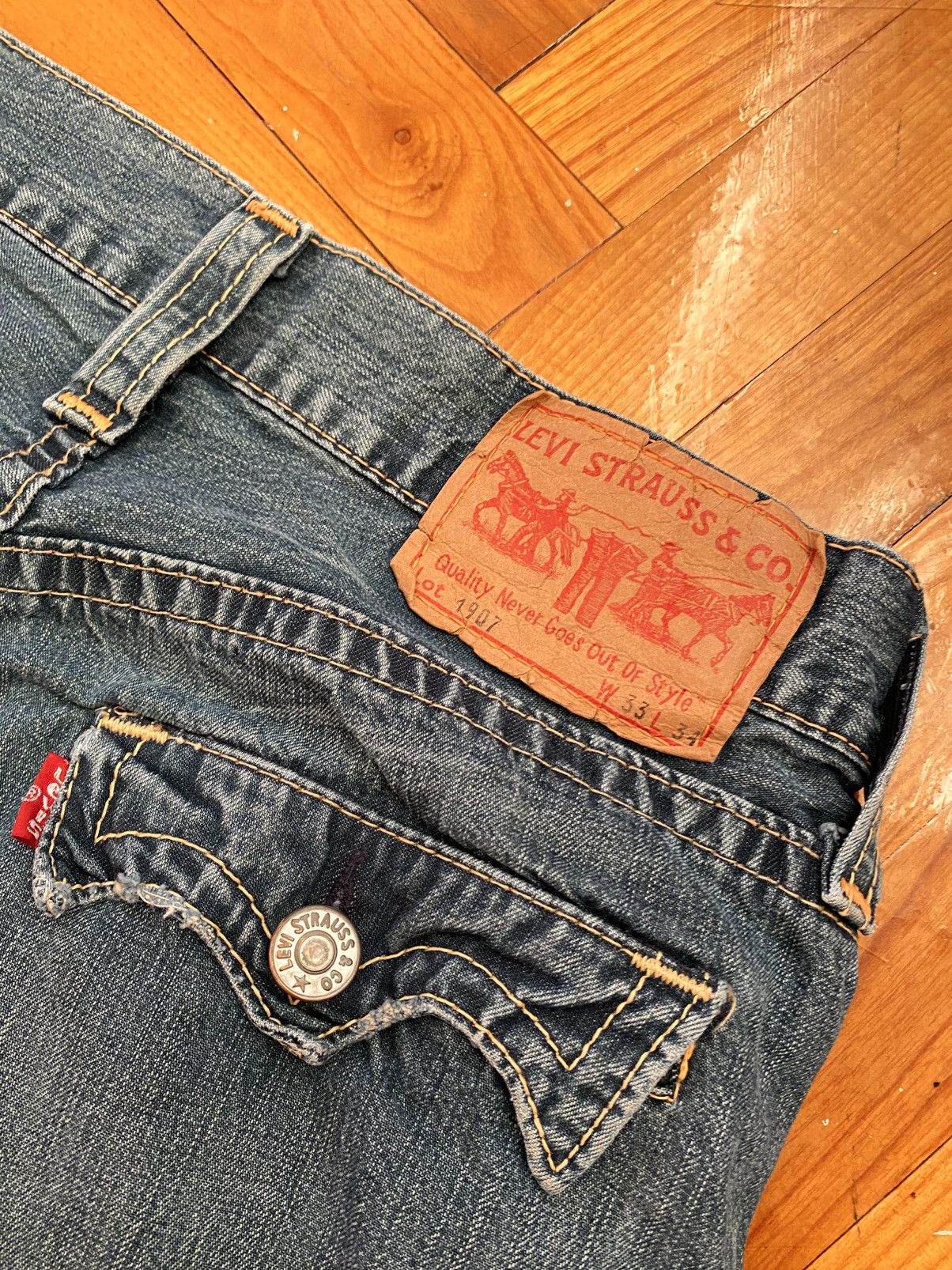 Levi's Vintage Levi’s Flared Jeans Size US 30 / EU 46 - 9 Thumbnail