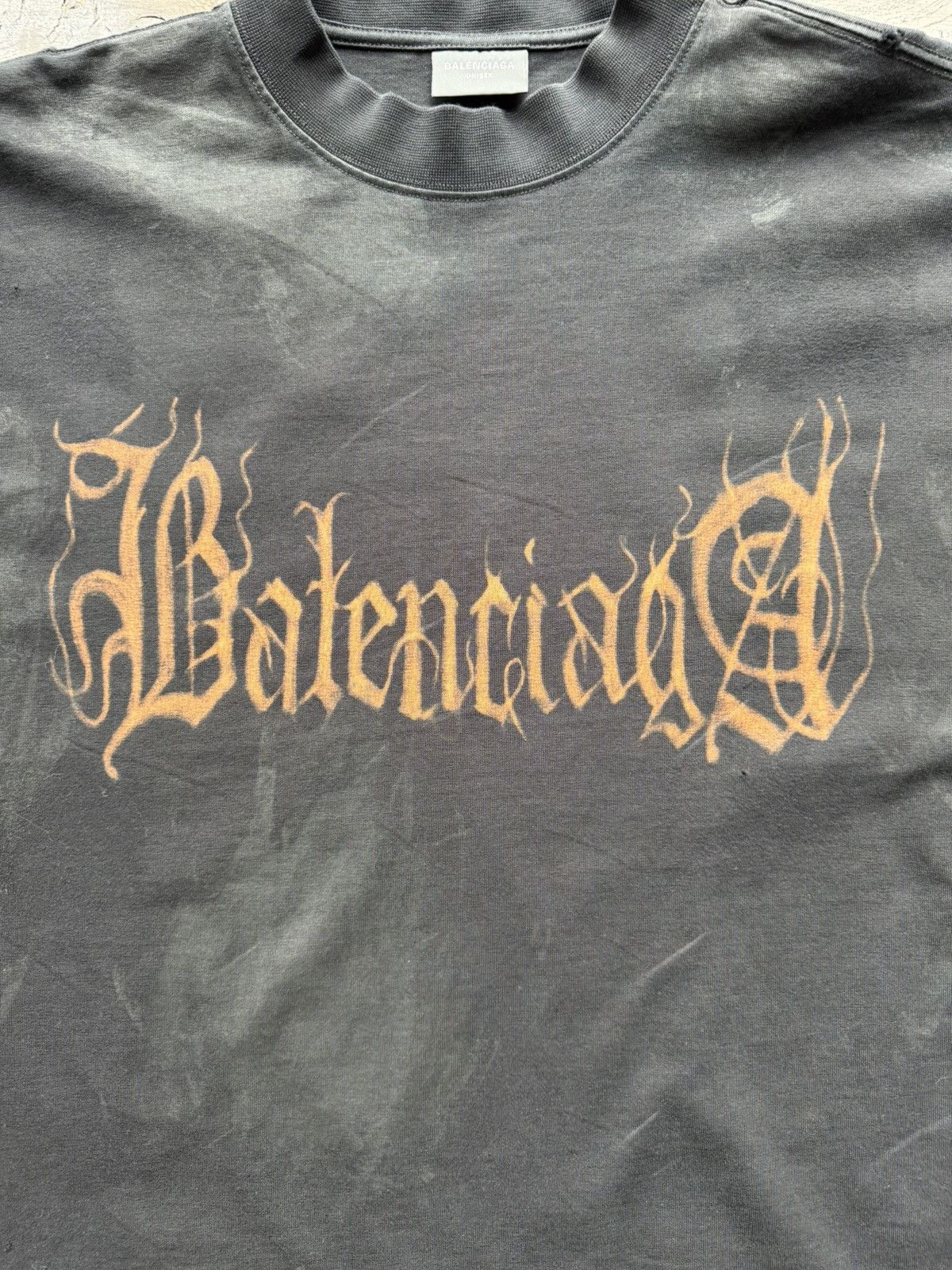 Balenciaga Distressed Gothic logo oversized size large L Size US L / EU 52-54 / 3 - 8 Thumbnail