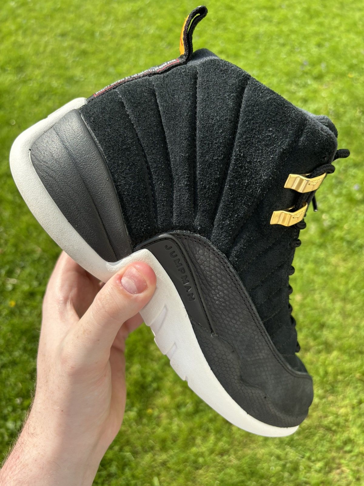 Air Jordan 12 Retro Reverse Taxi 2019 Size 9.5 Footwear