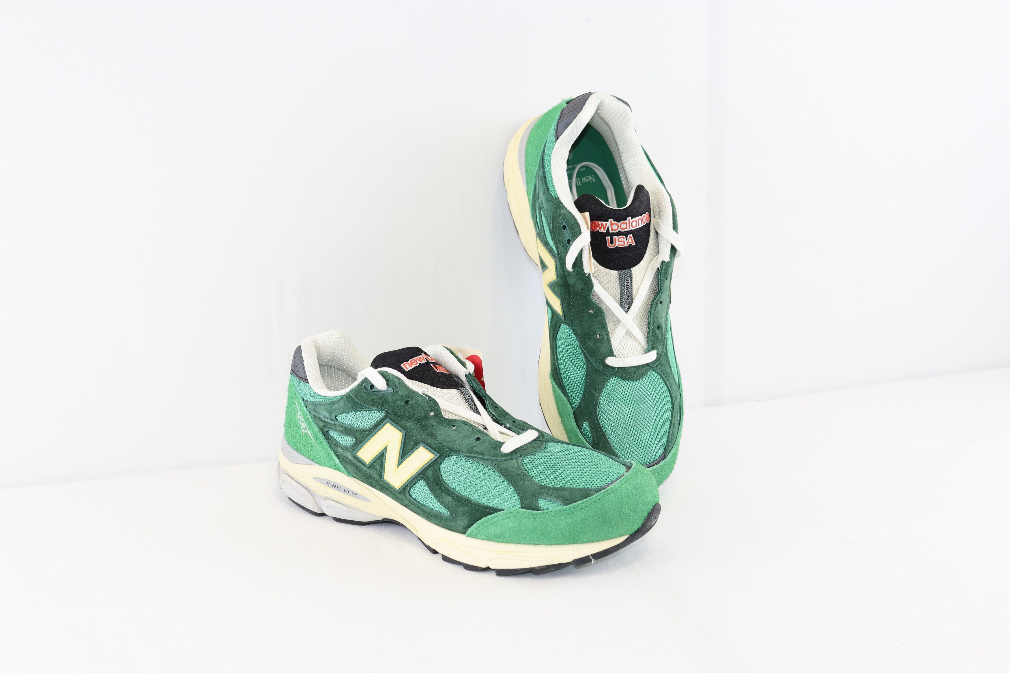 New Balance o1rshd1 990 V3 sneakers in Green/Gold Size US 11.5 / EU 44-45 - 10 Thumbnail