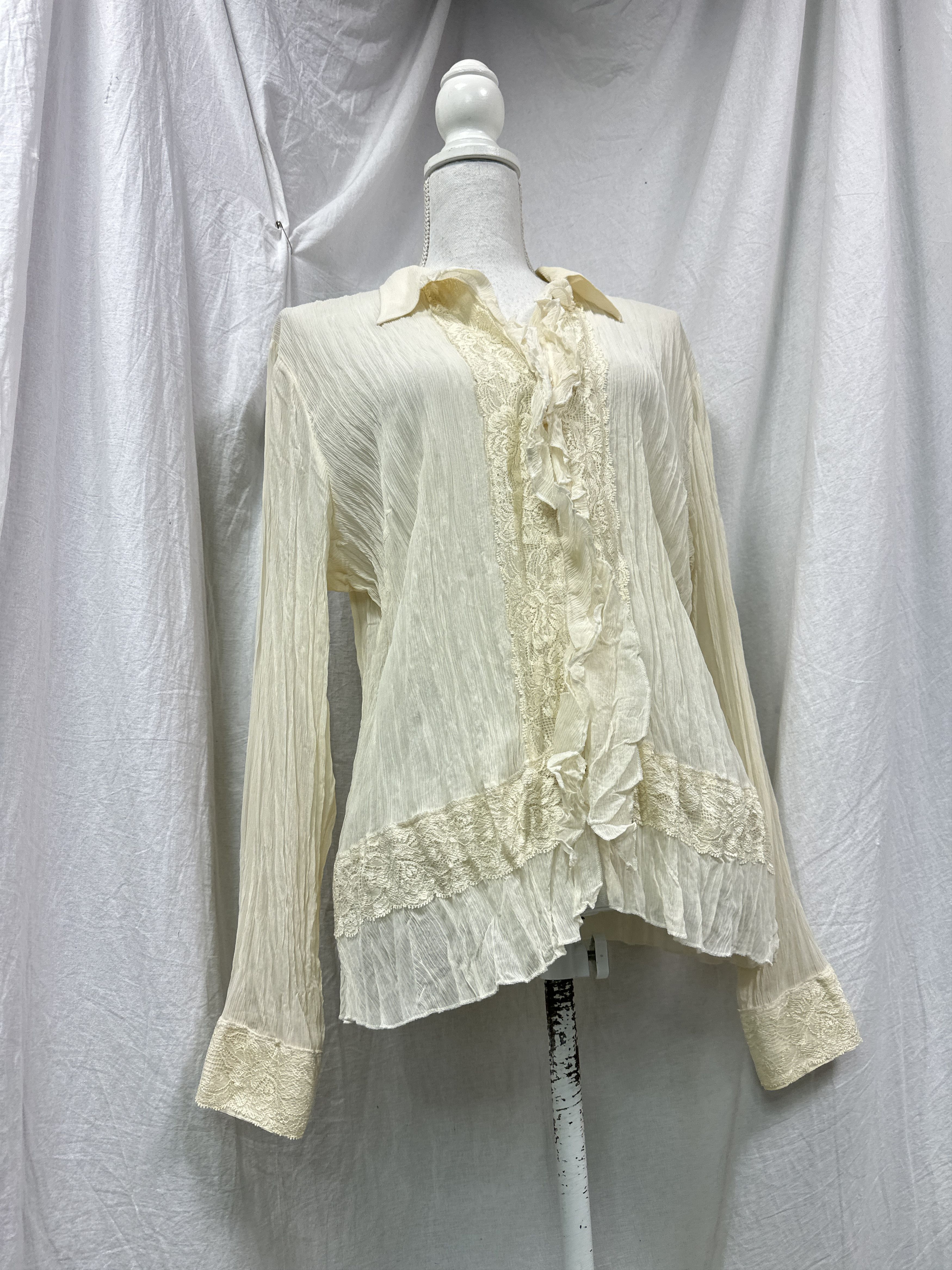 Vintage Vintage Avant Garde Off White Cream Lace Plated Shirt 00s Size L / US 10 / IT 46 - 1 Thumbnail