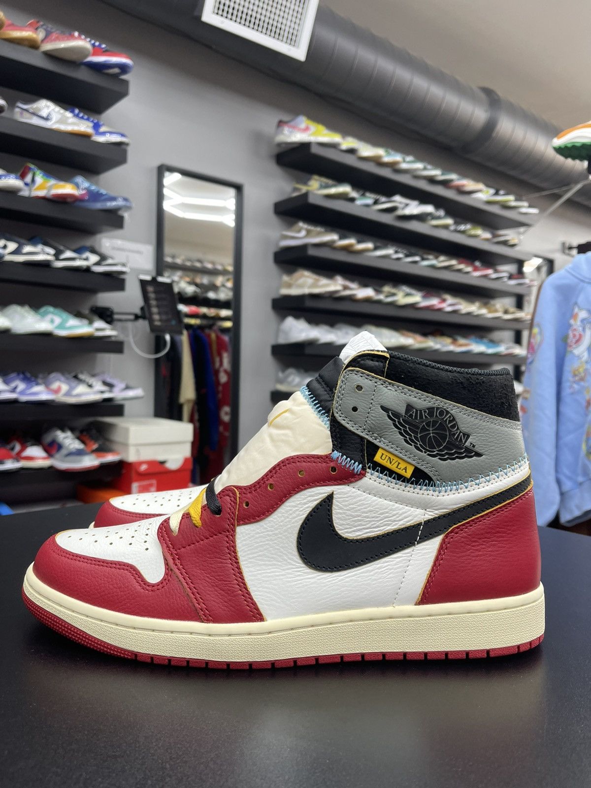 Jordan Brand Size 13 - Jordan 1 High Union LA Chicago Shadow Size US 13 / EU 46 - 1 Thumbnail