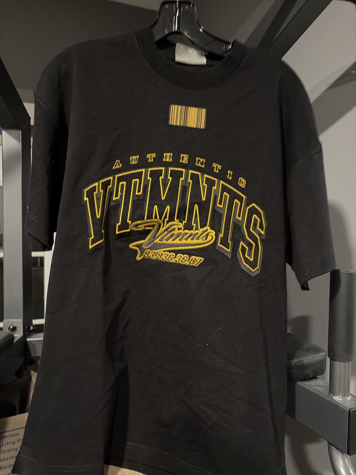 VETEMENTS ZÜRICHEN Tシャツ Vetements Vetements zurich split t-shirt | Grailed