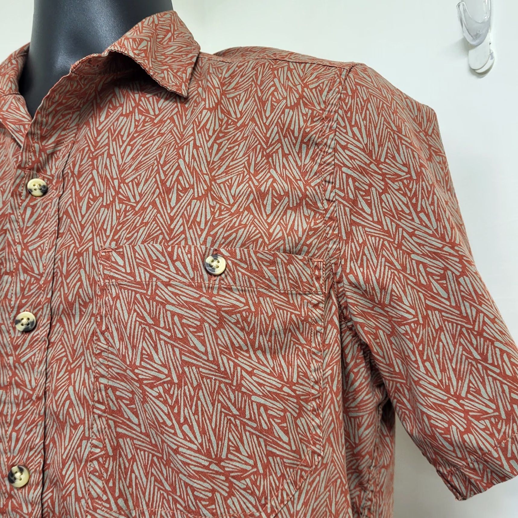 Vintage L.L. Bean Mens Rust Button Up Shirt Small-R Outdoor Casual Hawaiian Island Beach Shirt Mens SS Red Hawaiian 90s? Size US S / EU 44-46 / 1 - 7 Thumbnail