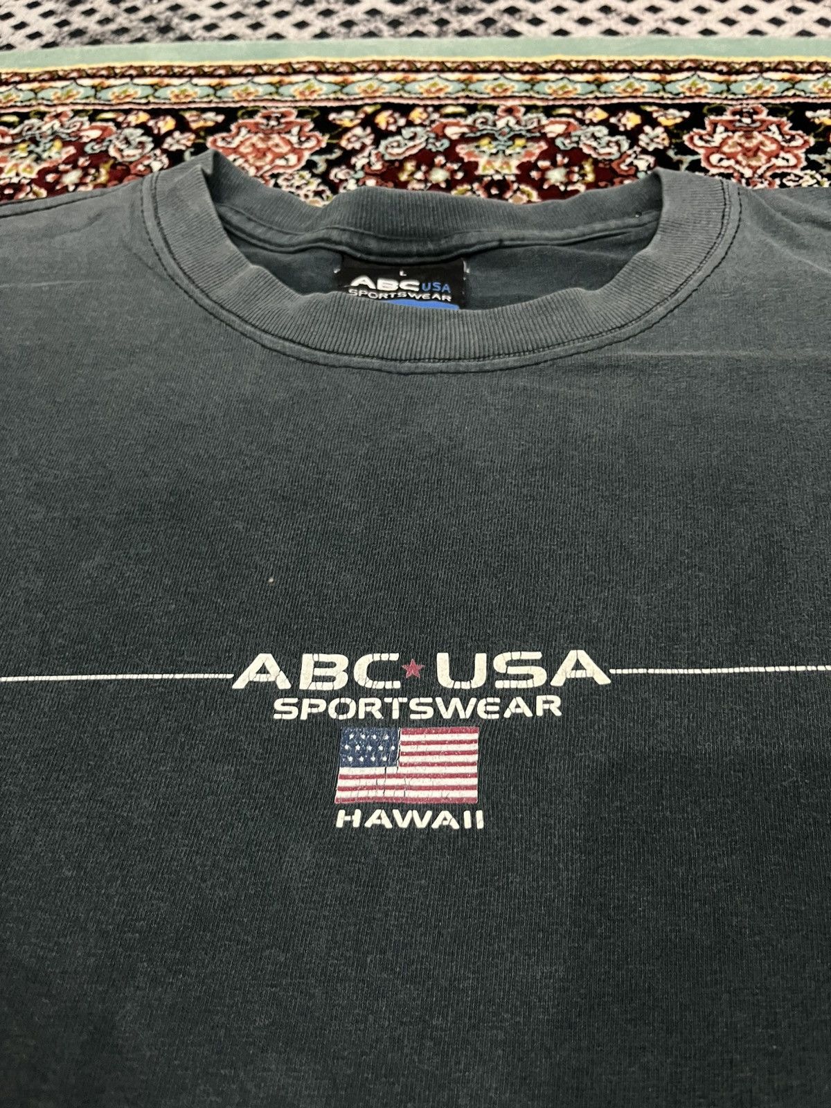 Rap Tees 💥TRUE VINTAGE SUNFADED ABC USA SPORTSWEAR HAWAII Size US L / EU 52-54 / 3 - 4 Thumbnail