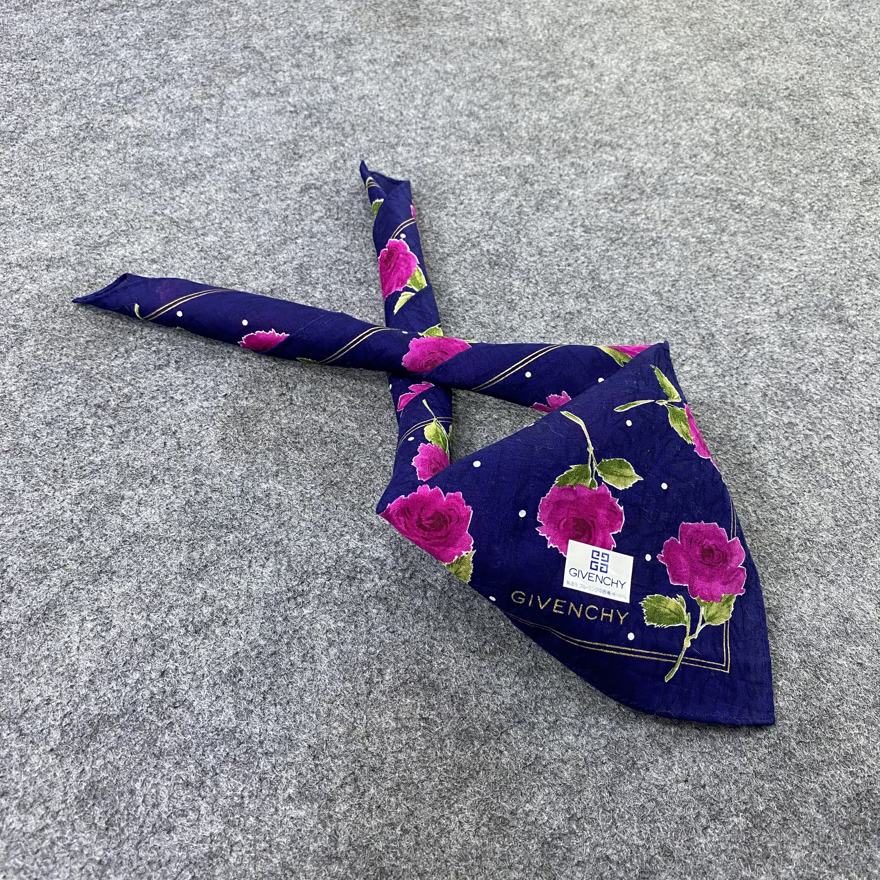 Givenchy Givenchy Handkerchief Neckerchief Bandana-B2014 Size ONE SIZE - 1 Thumbnail