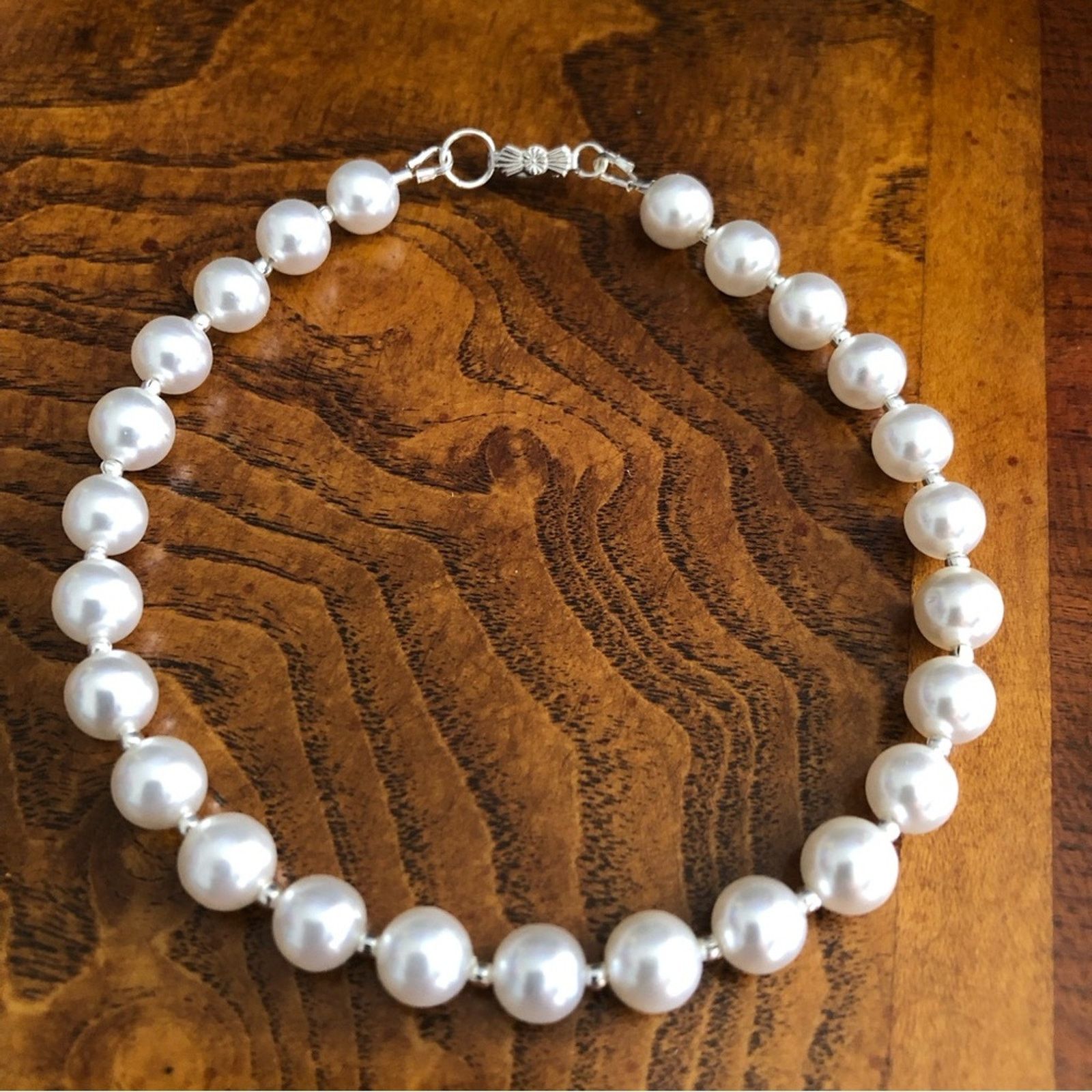 Vintage Vintage repaired hollow glass white pearl bracelet Size ONE SIZE - 1 Thumbnail