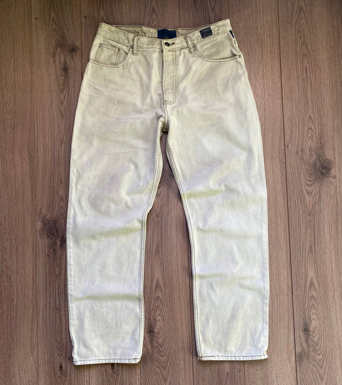 Designer × Versace × Vintage Vintage Versace Jeans Couture Milky White Size 36 Size US 36 / EU 52 - 1 Thumbnail