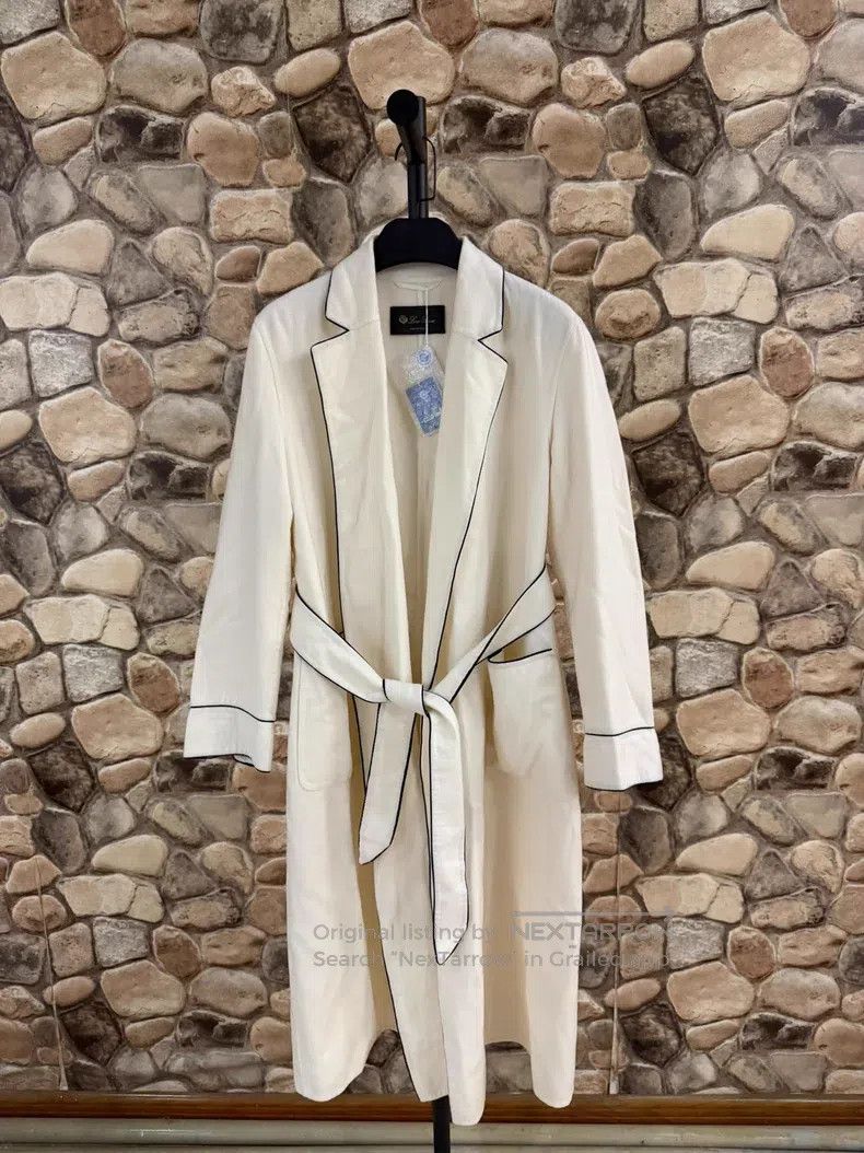 Loro Piana Loro Piana White Long Cashmere Wool Coat Size XS / US 0-2 / IT 36-38 - 1 Thumbnail