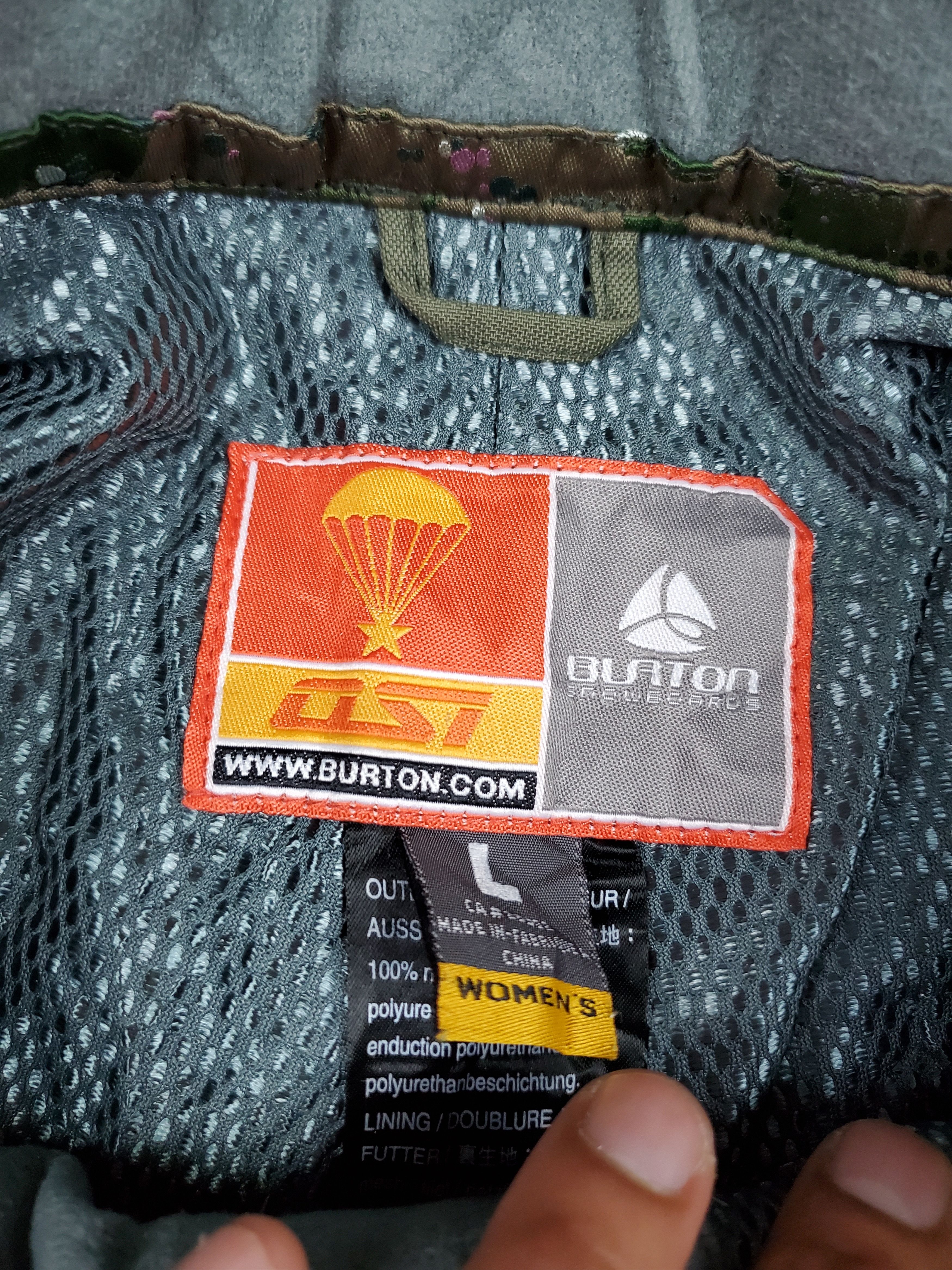 Burton × Japanese Brand × Vintage Vintage Cargo Burton Nylon Heavy Pants Size 34" / US 12 / IT 48 - 12 Thumbnail