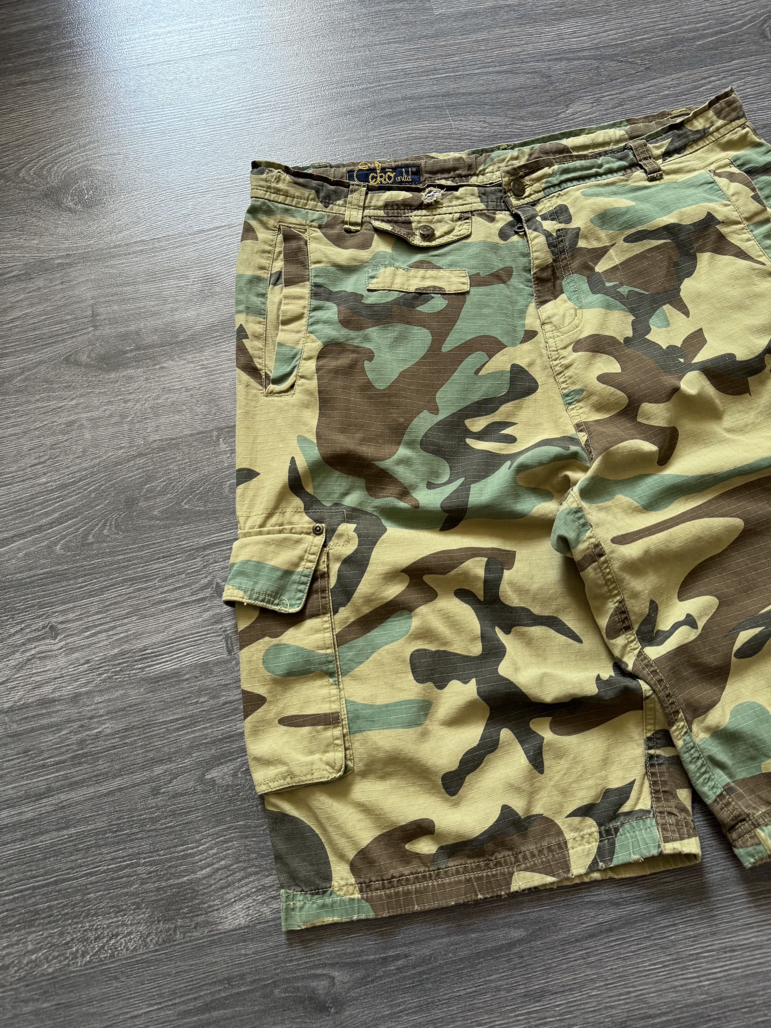 Ecko Unltd. Y2k Ecko Unltd cargo Camo Rap wide shorts military hip hop Size US 36 / EU 52 - 4 Thumbnail
