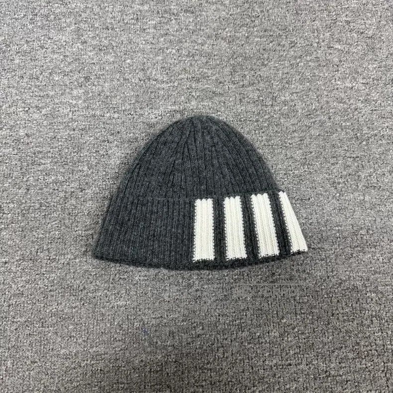 Thom Browne Thom Browne Deep grey classic four-striped knit beanie Size ONE SIZE - 2 Thumbnail