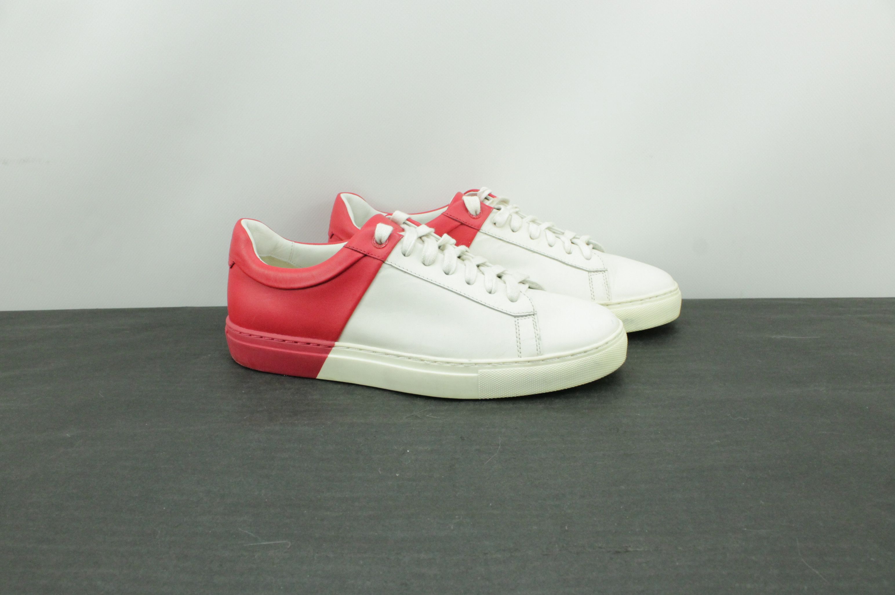 Hugo Boss Hugo Boss Low Top Leather Sneakers Women's Size US 9 / IT 39 - 1 Thumbnail