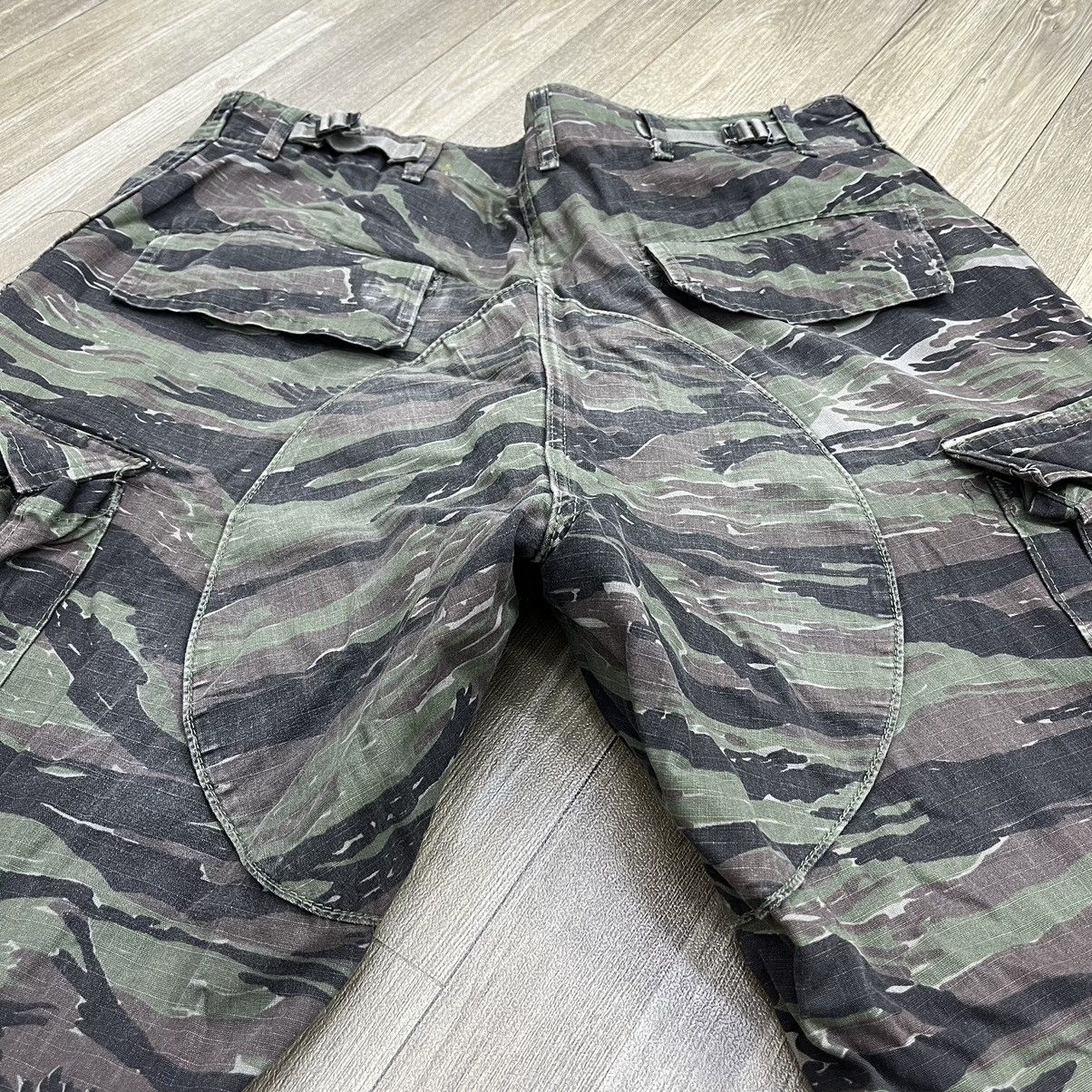 Vintage Vintage Trouser Combat Camouflage Tiger Stripe Cargo Pants Size US 33 - 15 Thumbnail