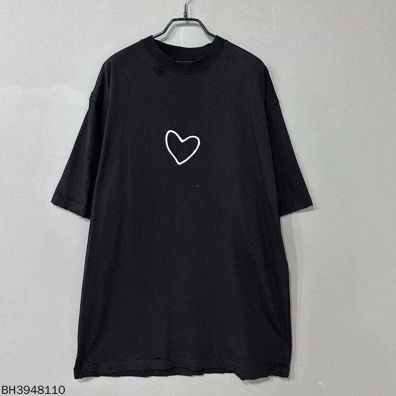 Balenciaga Balenciaga Valentine's Day Limited Heart Logo Short Sleeve Size US M / EU 48-50 / 2 - 1 Thumbnail