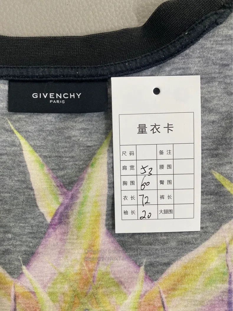 Givenchy Givenchy Black Printed Half Sleeve Size US S / EU 44-46 / 1 - 5 Thumbnail