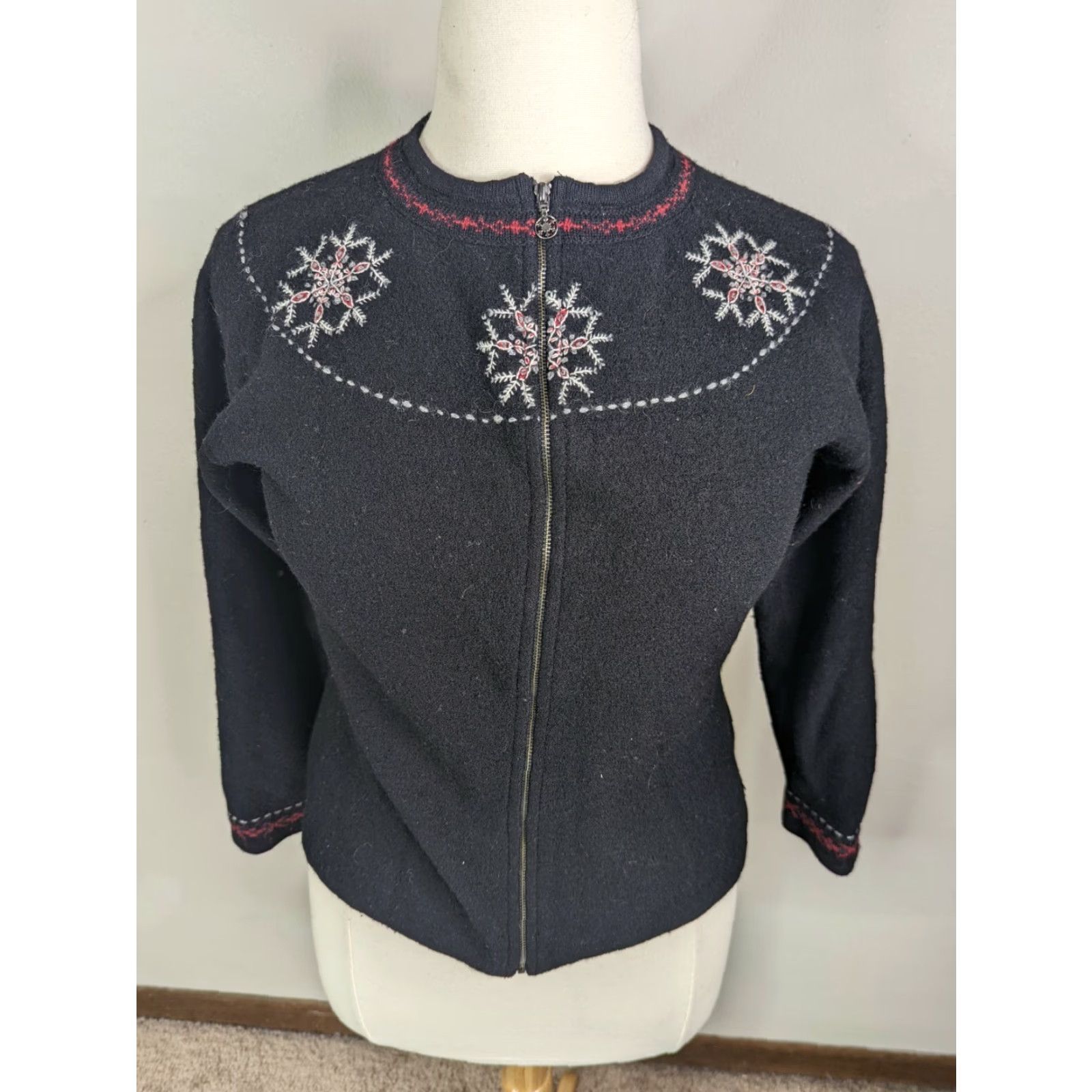 Vintage VINTAGE Woolrich Snowflake Cardigan Sweater Wool Full Zip Womens Large Black Size L / US 10 / IT 46 - 2 Thumbnail