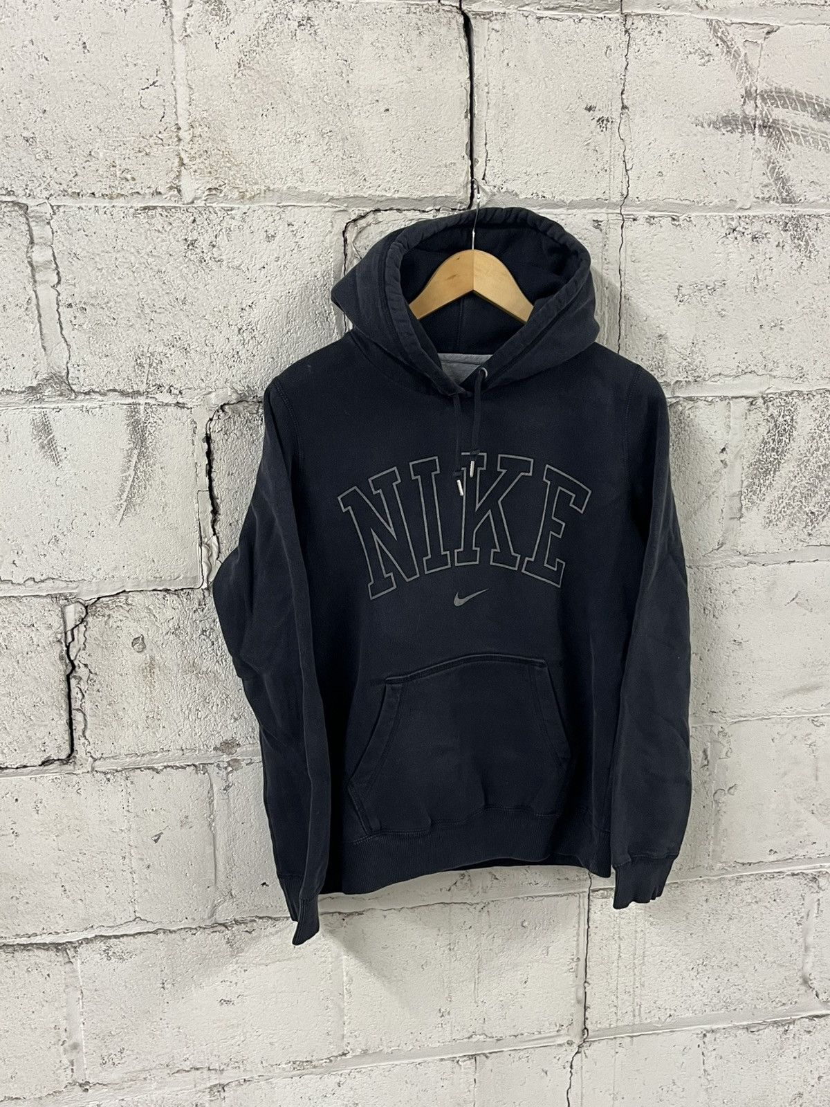 Nike Nike center swoosh spell out hoodie streetwear hype rare Size US L / EU 52-54 / 3 - 2 Thumbnail
