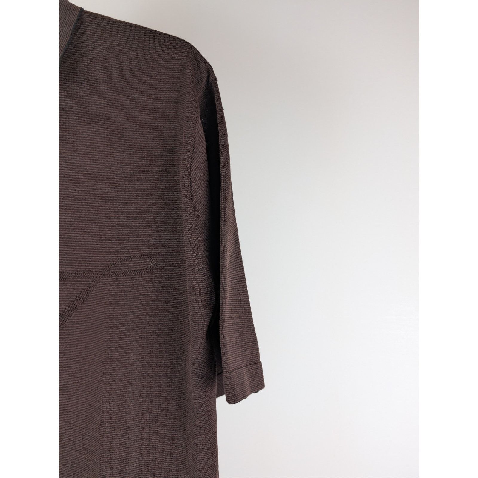 Jacquemus o1rshd1 LE Polo Shirt in Dark Brown Size US M / EU 48-50 / 2 - 5 Thumbnail