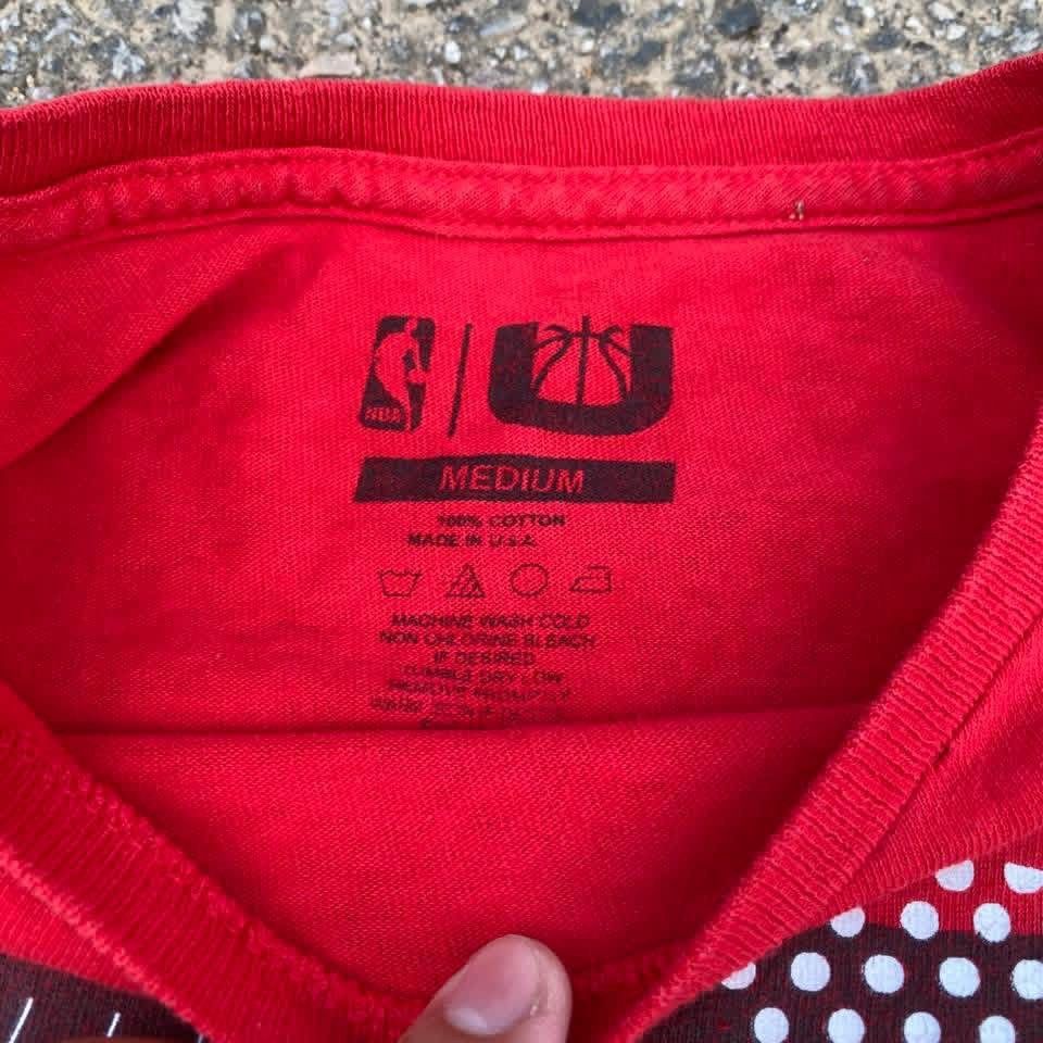 NBA RARE ‼️ Chicago Bulls Size US M / EU 48-50 / 2 - 3 Thumbnail