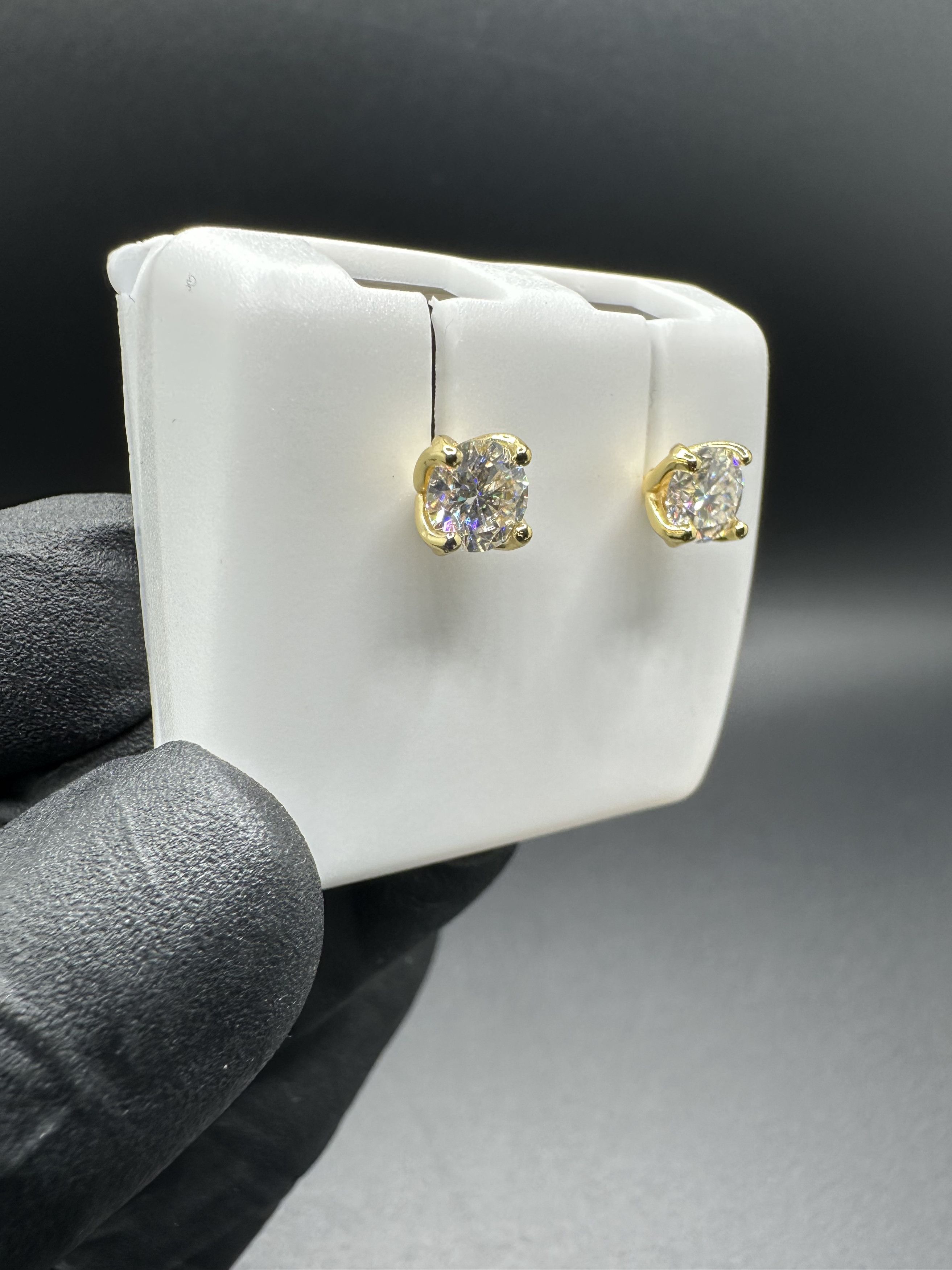 Jewelry MOISSANITE STUD SCREW BACK EARRINGS Size ONE SIZE - 6 Thumbnail
