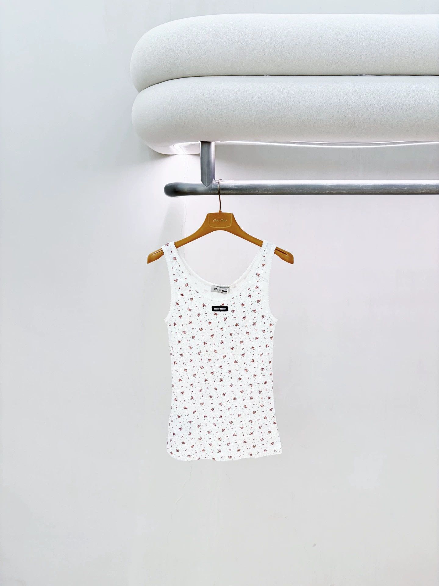 Miu Miu MIUMIU White Floral Tank Top L Size L / US 10 / IT 46 - 1 Thumbnail