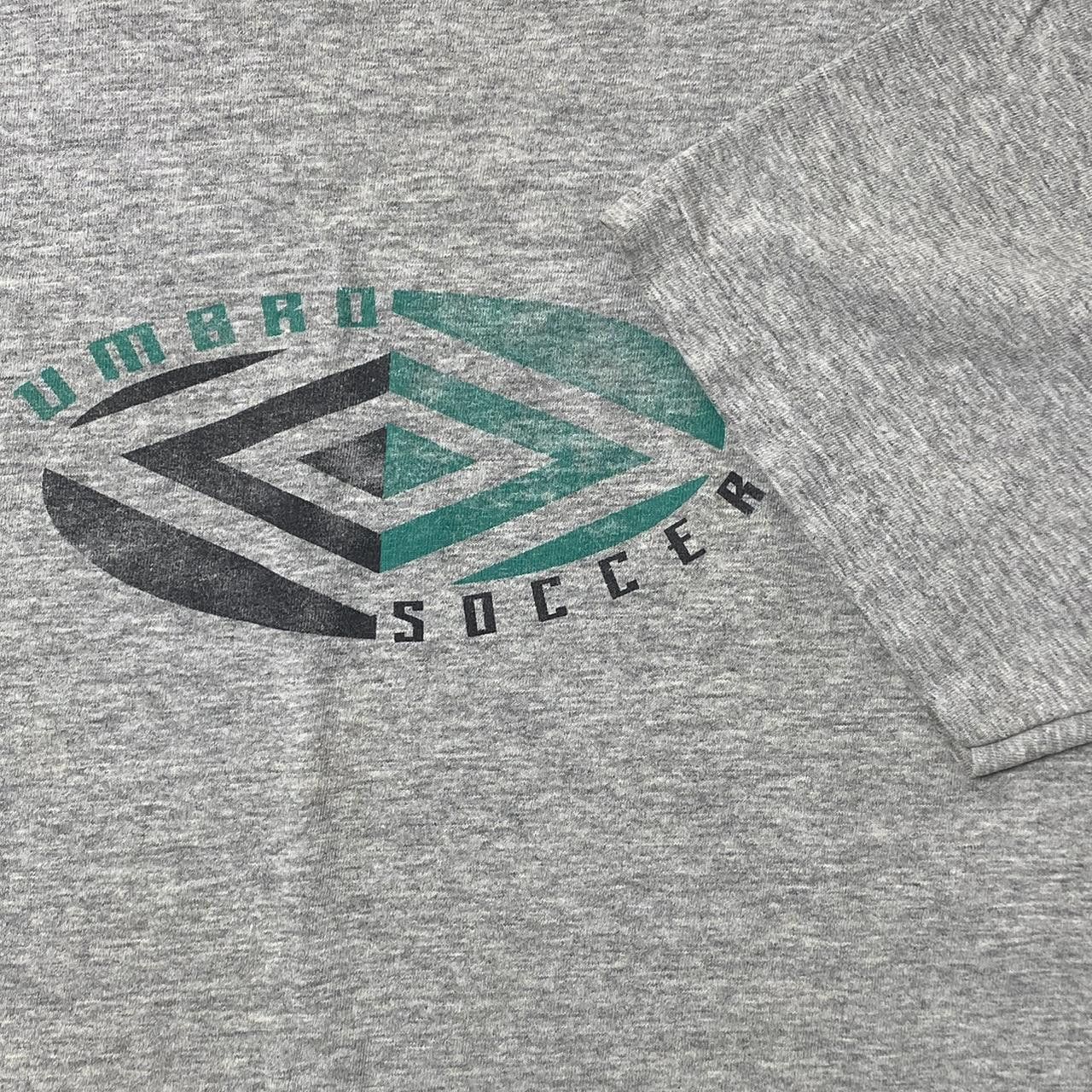 Umbro Vintage Umbro Gray Thrashed Soccer Tee Size Large Size US L / EU 52-54 / 3 - 3 Thumbnail