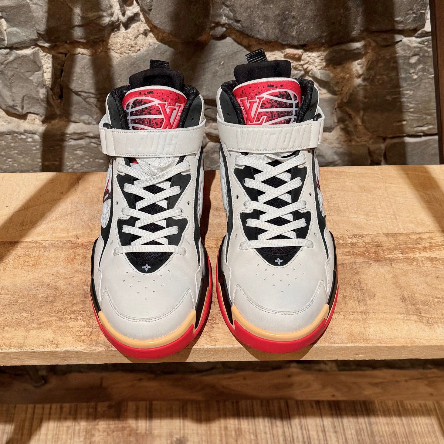 Louis Vuitton Louis Vuitton FW22 White Red Trainer 2 Basketball Sneakers Size US 8.5 / EU 41-42 - 4 Thumbnail