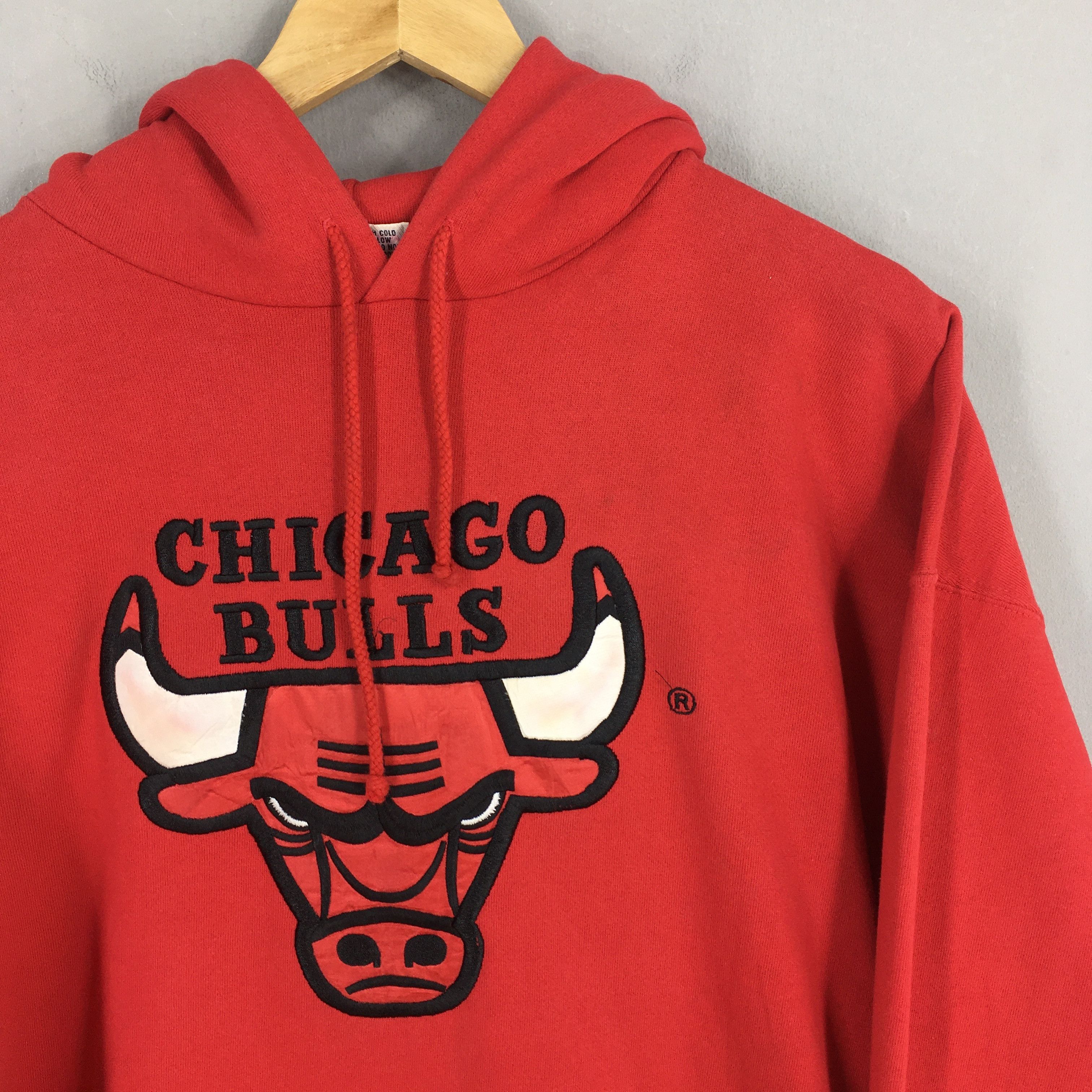 NBA Vintage 90s NBA Chicago Bulls Red Hoodie Sweatshirt Large Size US L / EU 52-54 / 3 - 2 Thumbnail