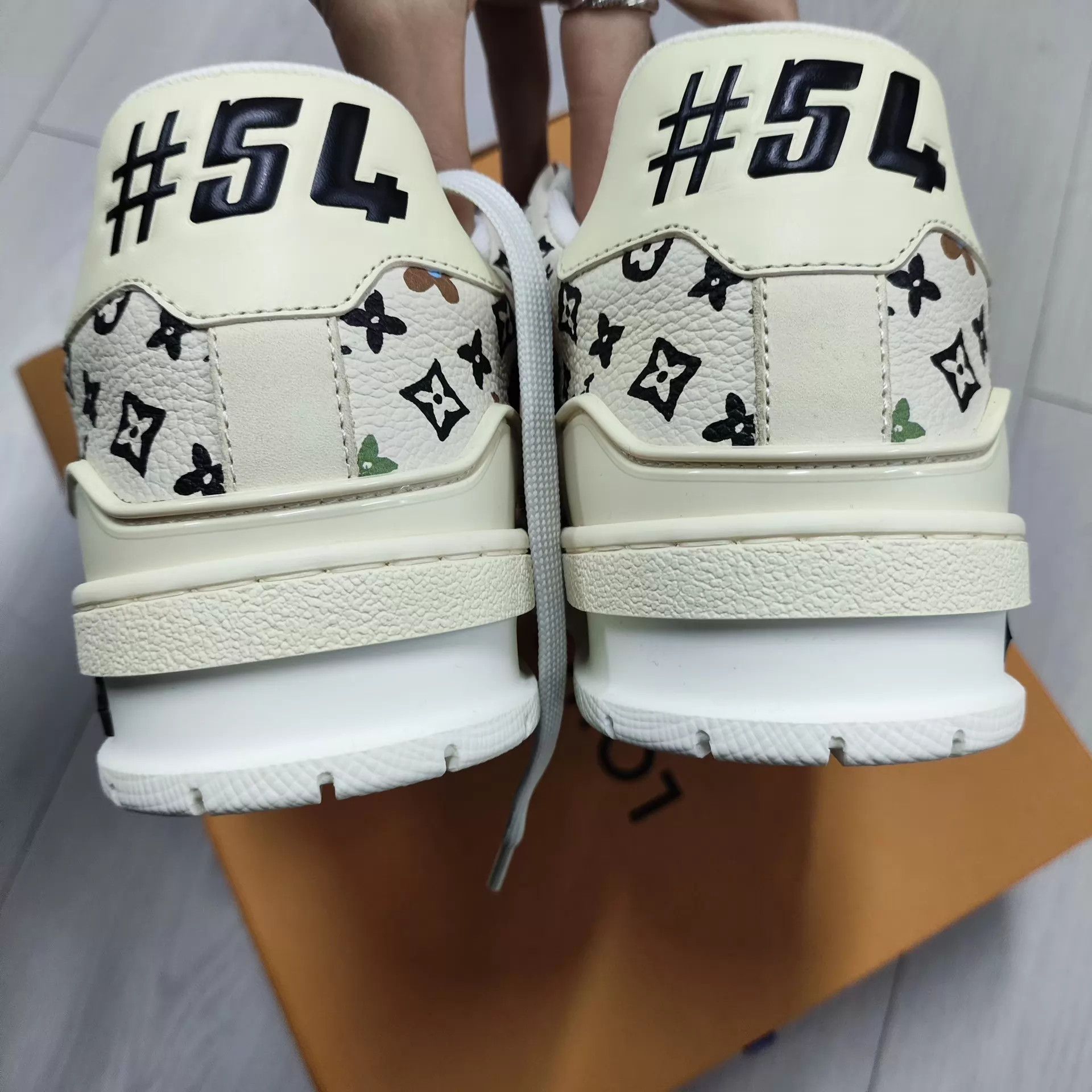 Louis Vuitton LV Unworn Allover Logo White Trainers 4 Size US 4 / IT 34 - 8 Thumbnail