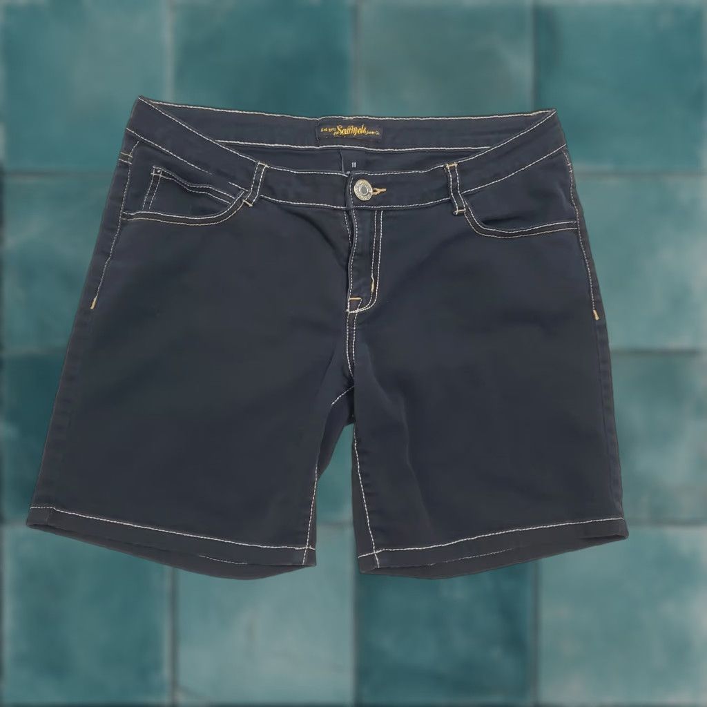 Southpole Southpole Denim Shorts Women 11 Black Embroidered Studded Pockets Stretch 5-Pocket Low Rise 90s Casual Jeans Shorts Womens Size 32" / US 10 / IT 46 - 1 Thumbnail