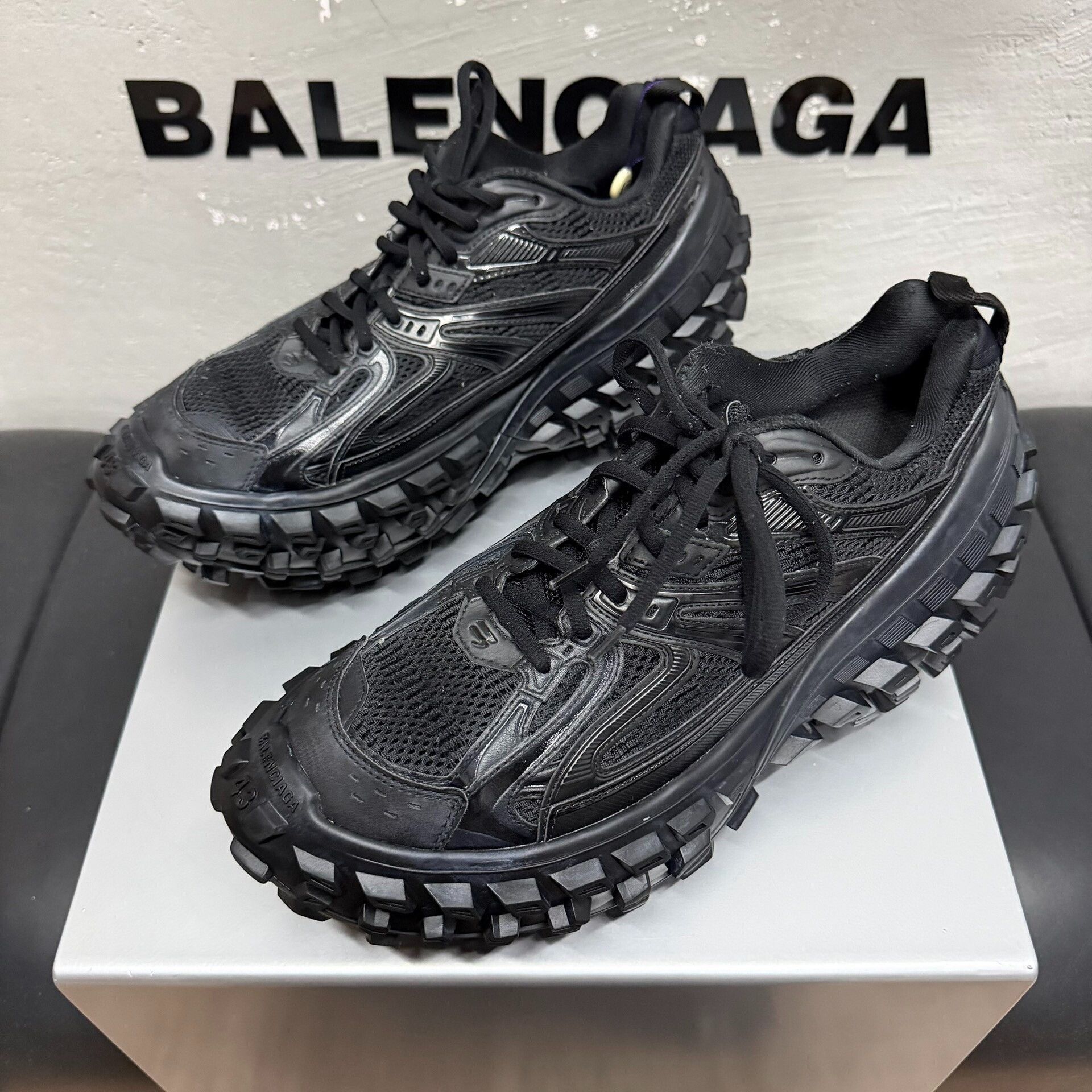 Balenciaga Balenciaga Arena Black Leather size 43 | Grailed