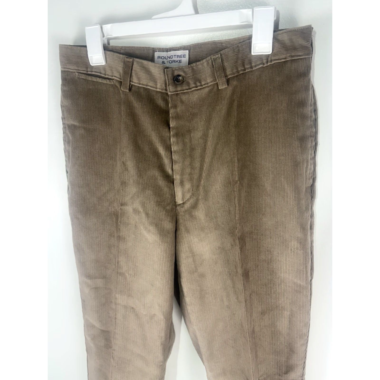 Roundtree & Yorke Roundtree Yorke Beige Corduroy Pants Men’s Size 34X32 Mexico Thread? Size US 34 / EU 50 - 2 Thumbnail
