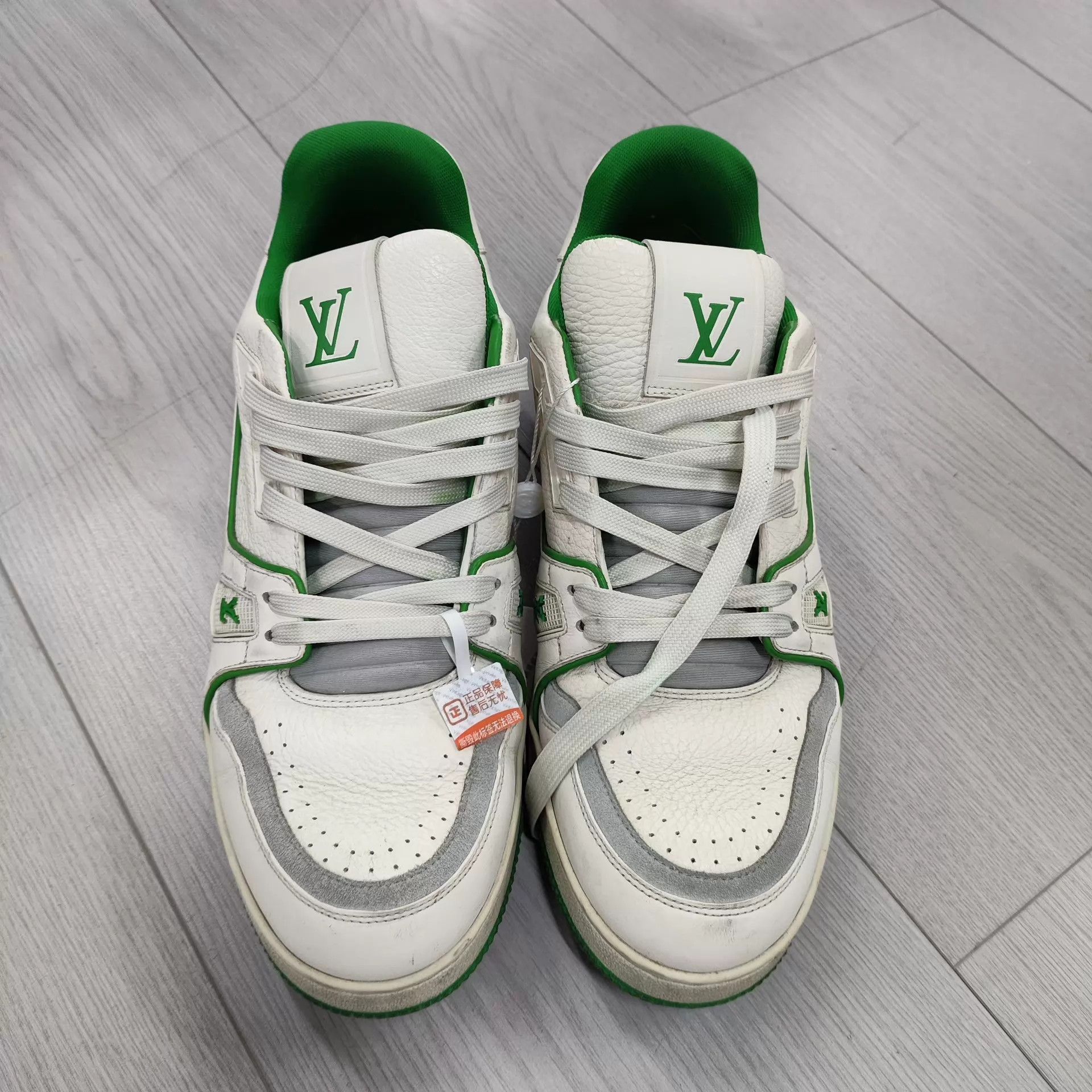 Louis Vuitton LV Leather White Green Trainer 9 Size US 9 / EU 42 - 1 Thumbnail