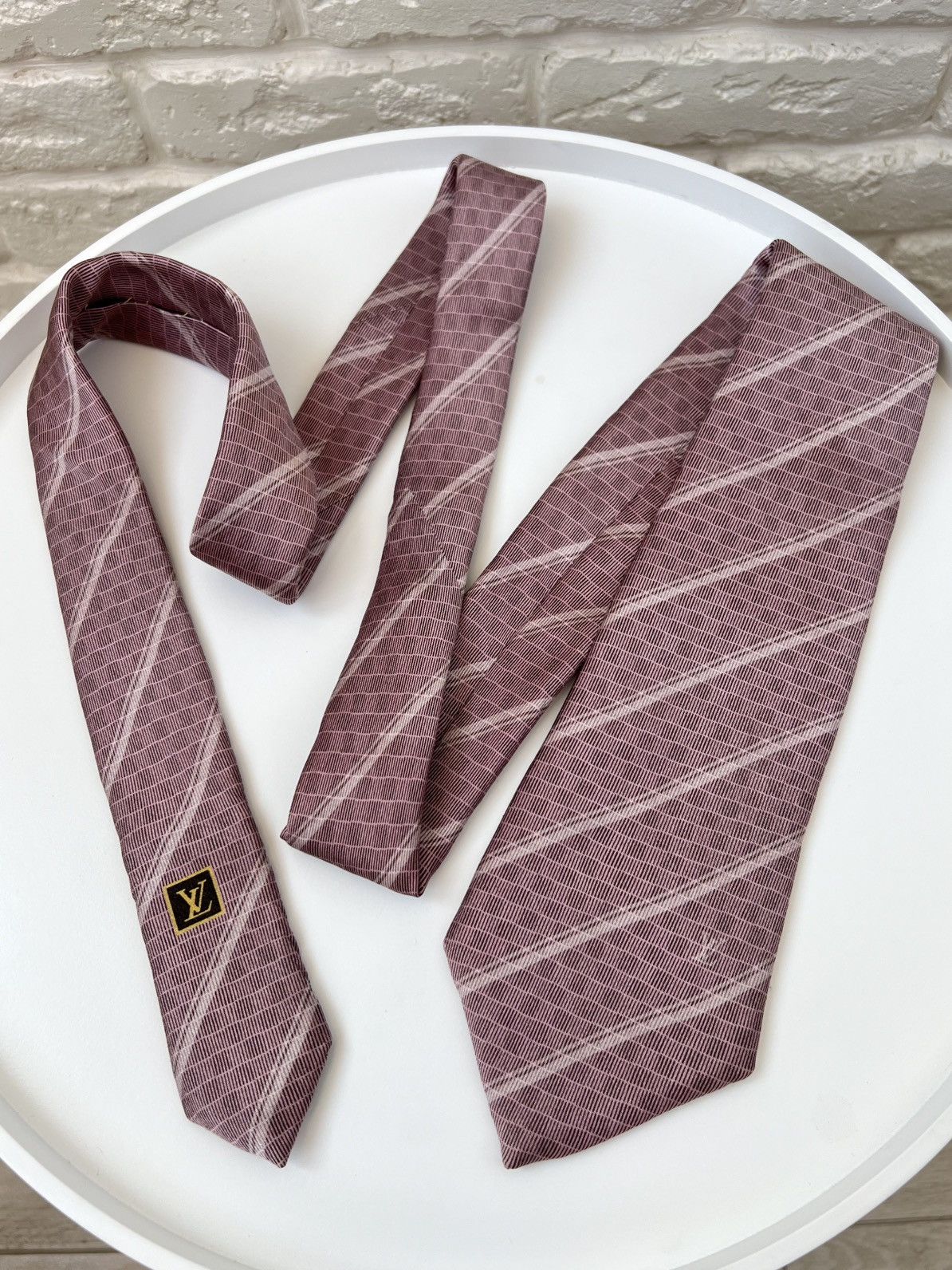 Louis Vuitton Louis Vuitton LV Logo Dusty Pink 100% Silk Tie Size ONE SIZE - 1 Thumbnail