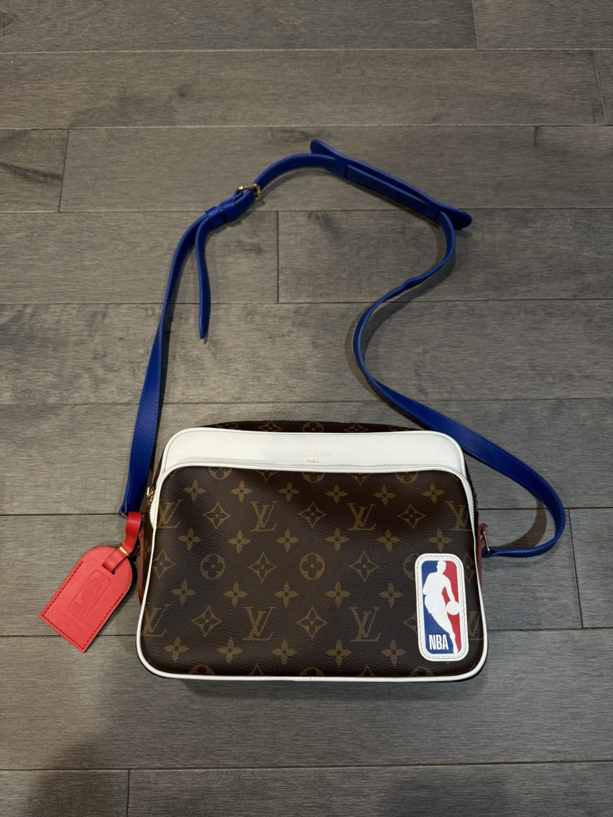 Louis Vuitton Louis Vuitton LV NBA brown side bag Size ONE SIZE - 1 Thumbnail