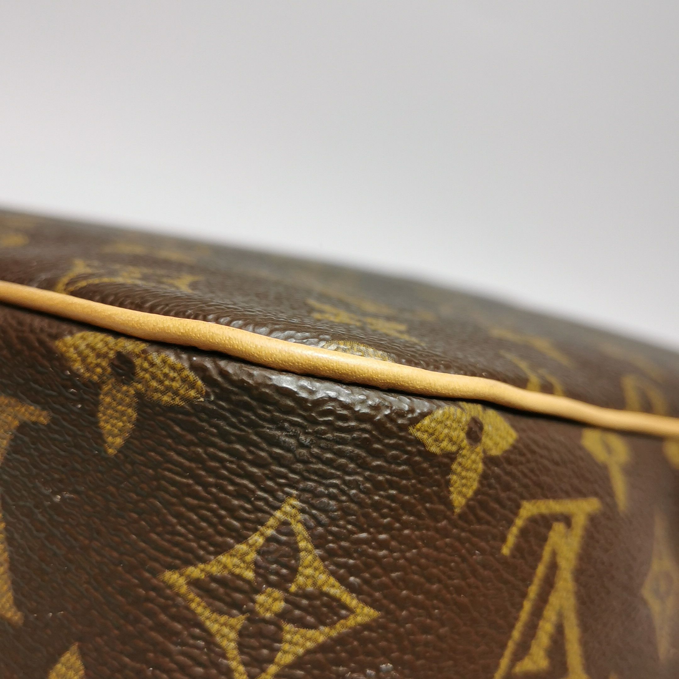 Louis Vuitton Louis Vuitton (LV) Vegetable Tanned Leather Monogram Print Size ONE SIZE - 6 Thumbnail