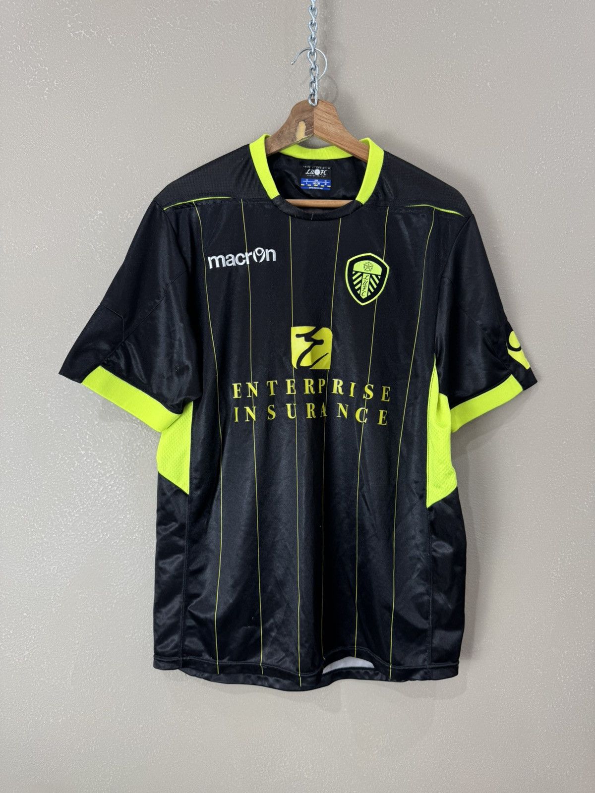 Macron Vintage Leeds United Home soccer football Jersey Tshirt tee Size US L / EU 52-54 / 3 - 1 Thumbnail