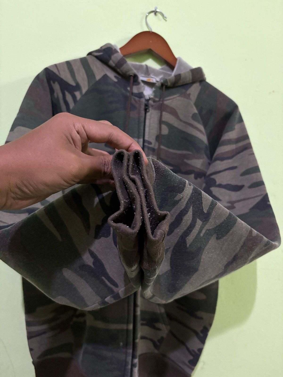 Carhartt VTG 90's Carhartt Camouflage Sweater Small Logo Design Size US L / EU 52-54 / 3 - 16 Thumbnail