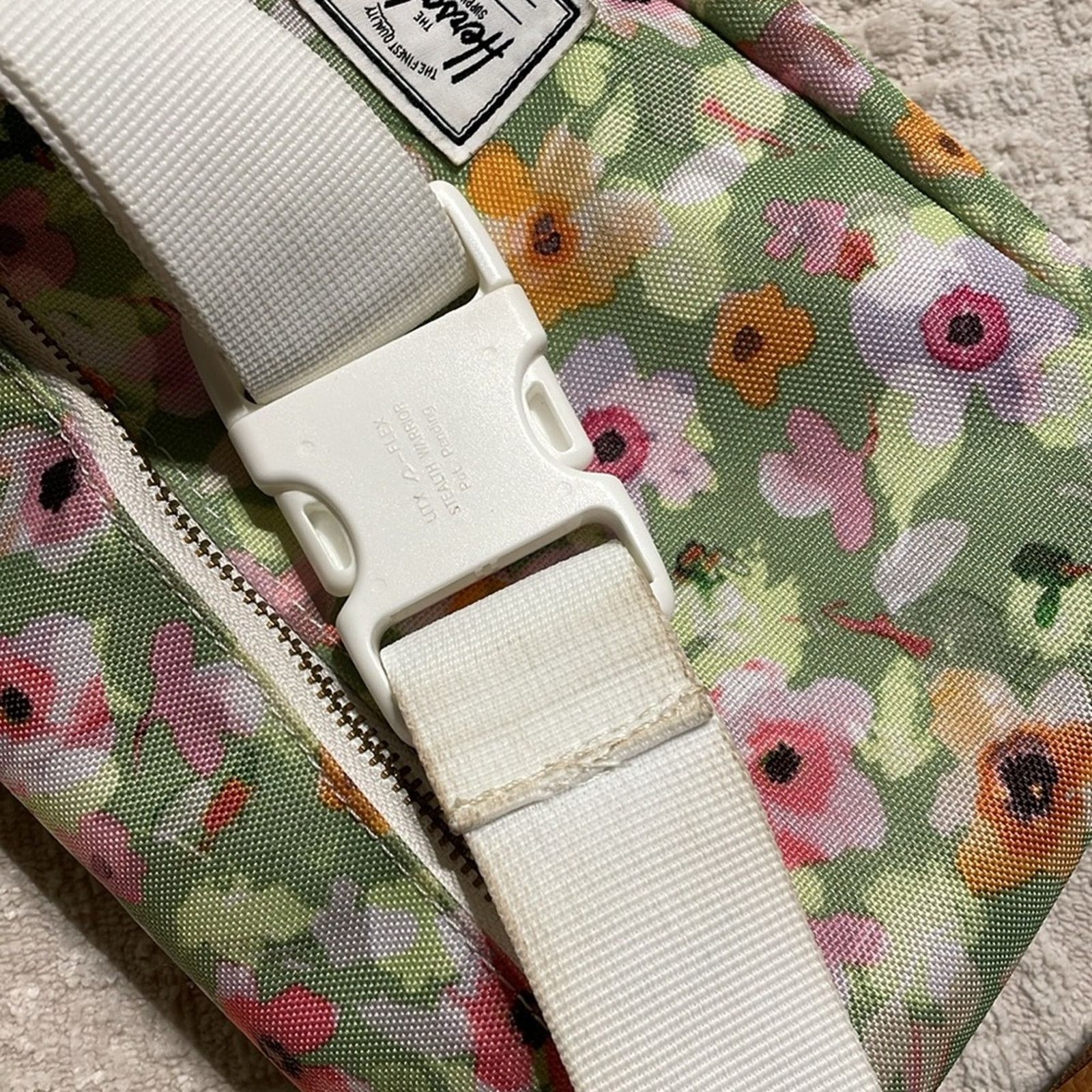 Herschel Supply Co. Herschel Floral Hip bag / waist bag - Rare Size ONE SIZE - 7 Thumbnail