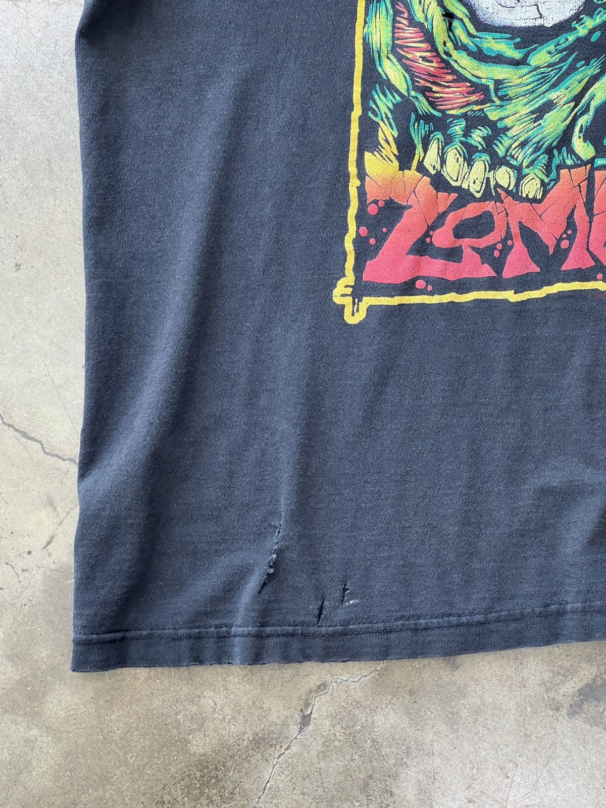 Band Tees × Vintage Vintage 1997 White Zombie Handprint Tee Giant Tag XL Size US XL / EU 56 / 4 - 7 Thumbnail