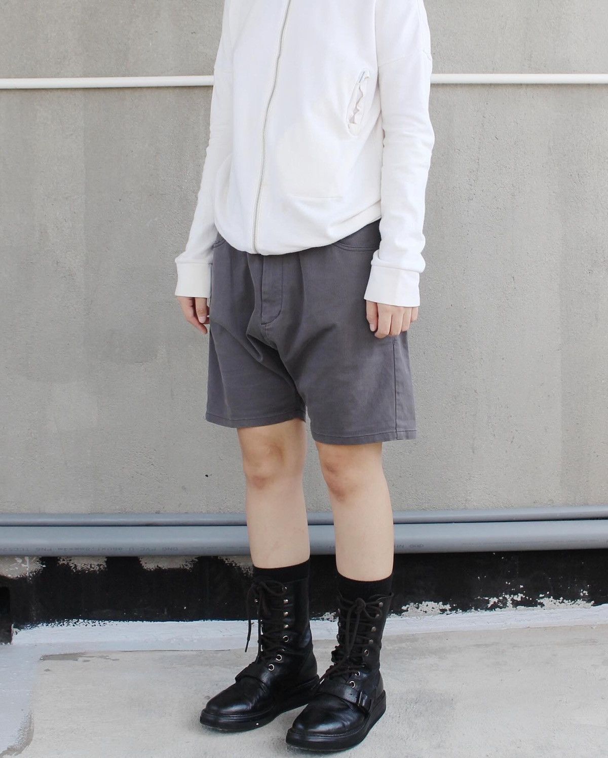 Issey Miyake SS2011 TSUMORI CHISATO BACK CAT POCKET SHORT Size US 29 - 3 Thumbnail