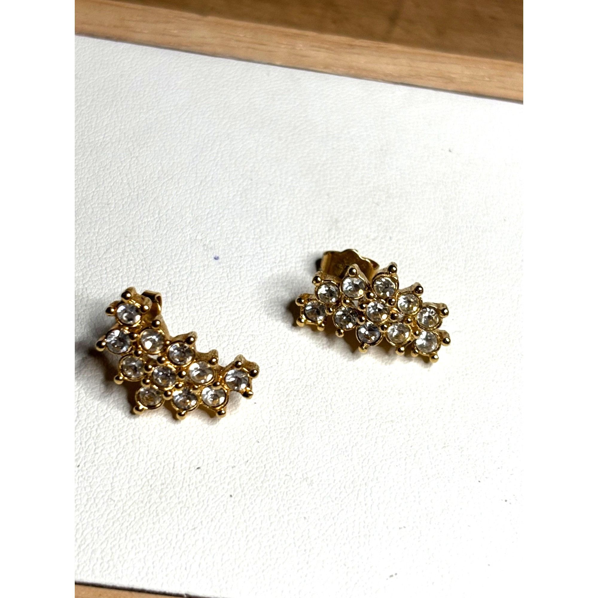 Other Crystal Cluster Gold Tone Stud Earrings Size ONE SIZE - 9 Thumbnail