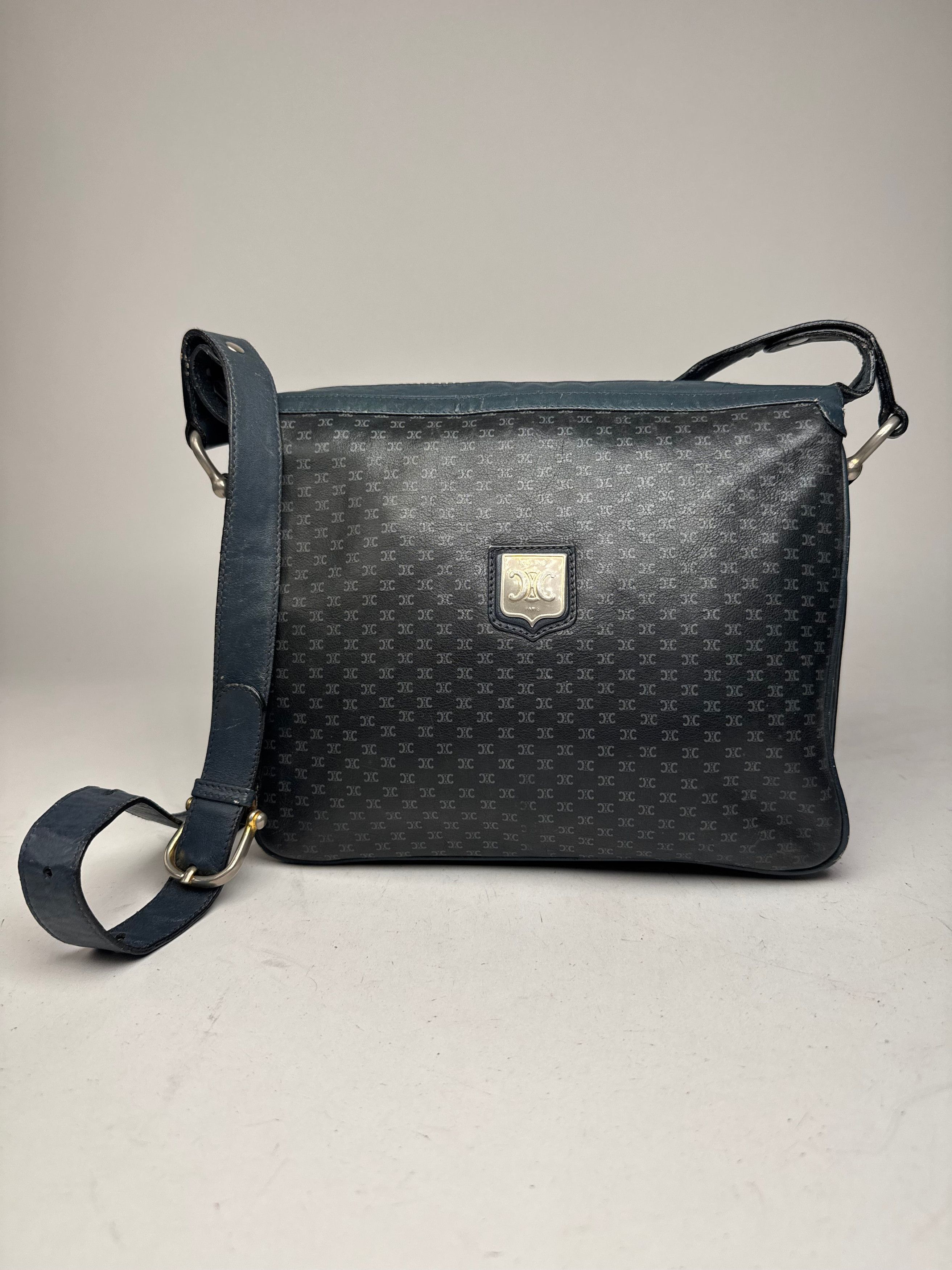 Celine Vintage Triomphe Monogram Leather Shoulder Bag navy Grey Size ONE SIZE - 1 Thumbnail