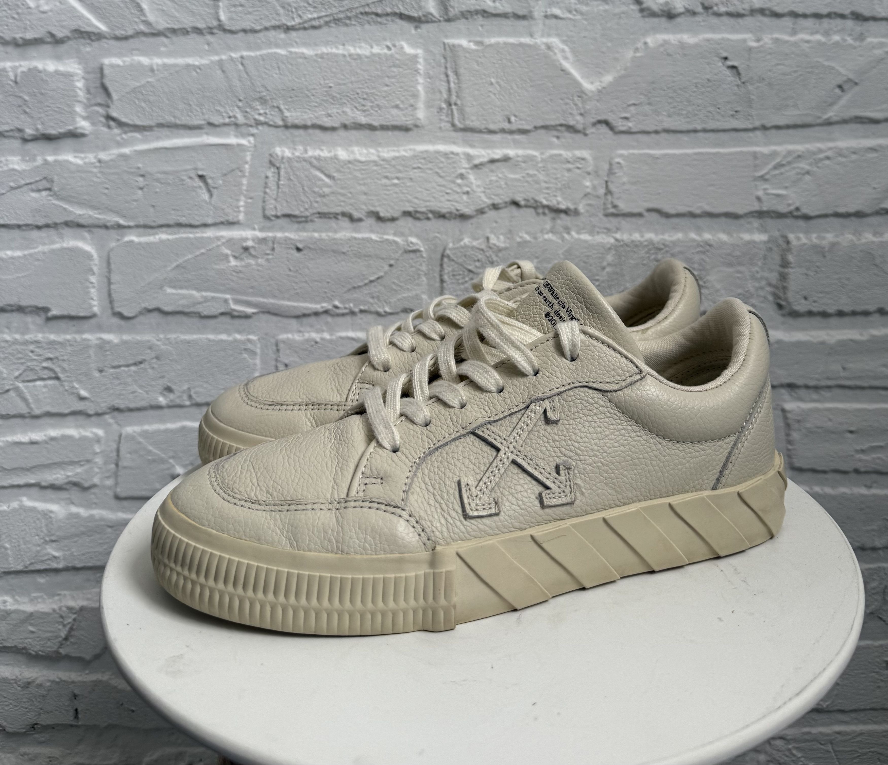 Off-White Off-White Leather Vulcanized Low sneakers cream white Size US 6 / IT 36 - 2 Thumbnail