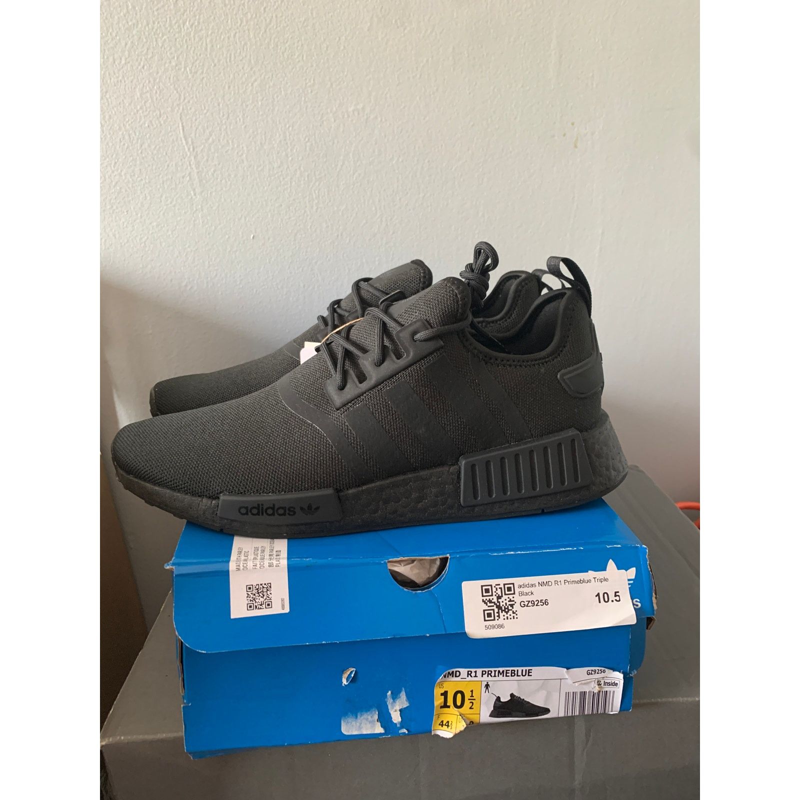 Adidas adidas NMD R1 Primeblue Triple Black Size 10.5 BRAND NEW Size US 10.5 / EU 43-44 - 4 Thumbnail