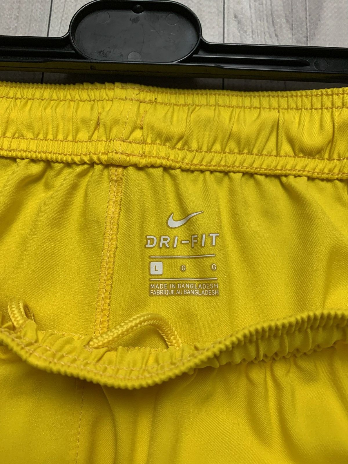 Nike × Vintage Vintage Nike Red Bull soccer shorts yellow size L Size US 34 / EU 50 - 3 Thumbnail
