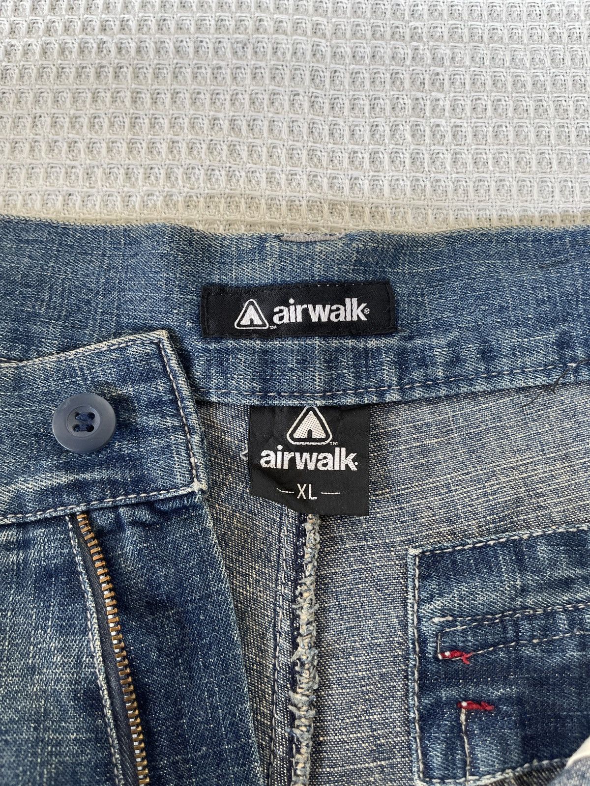 Airwalk Rare‼️Vintage’90s🔥AIRWALK🔥Wide Leg Baggy Cargo Jeans Size US 33 - 11 Thumbnail